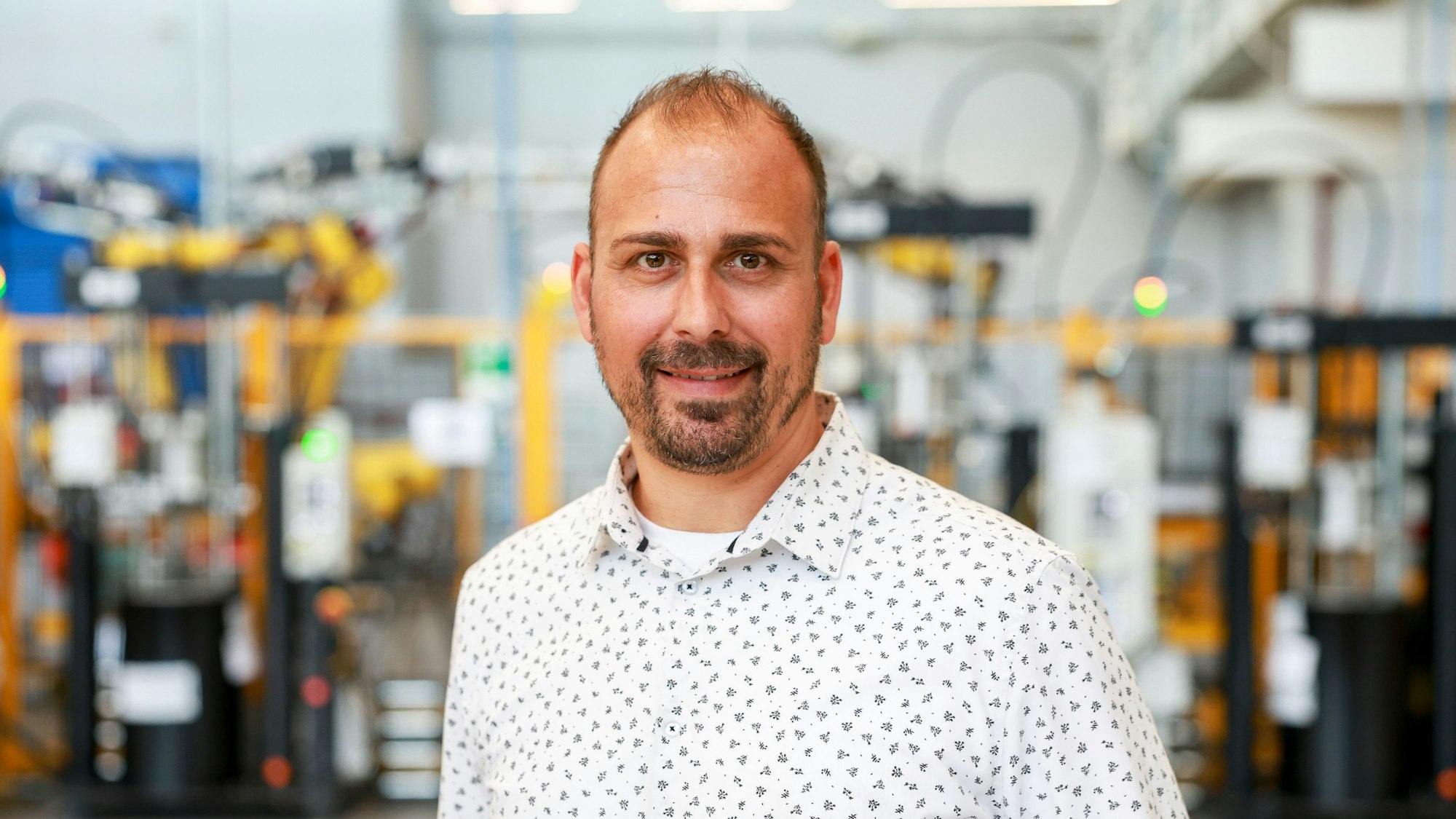 Bei Ford in Niehl ist eine neue Produktion für Autobatterien entstanden.
Im Bild Betriebsleiter Tobias Sender