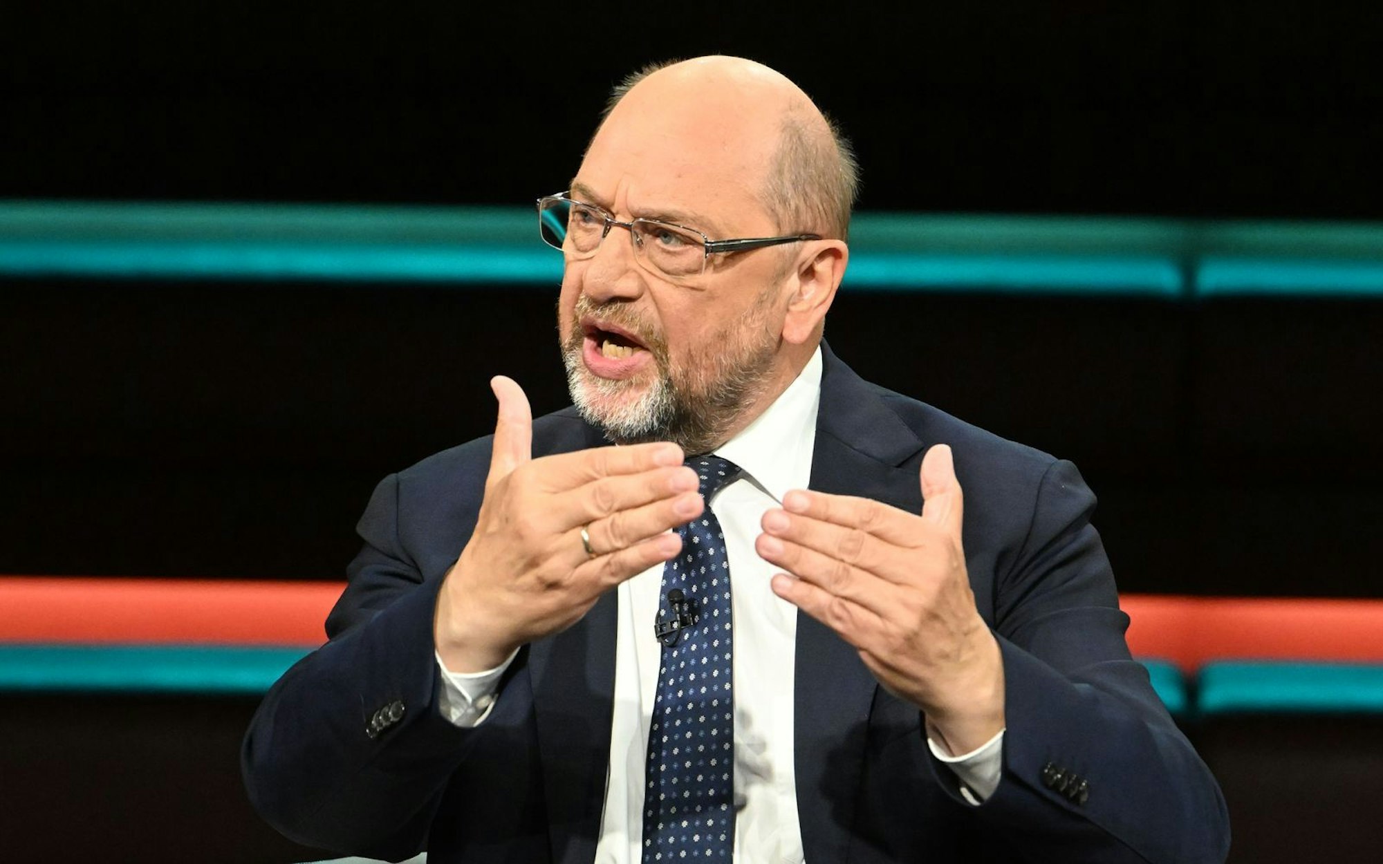 Der Ex-SPD-Vorsitzende Martin Schulz echauffierte sich am Dienstagabend lautstark über das Treiben von US-Präsident Donald Trump und nannte ihn einen „autoritären Herrscher“. (Bild: ZDF / Cornelia Lehmann)