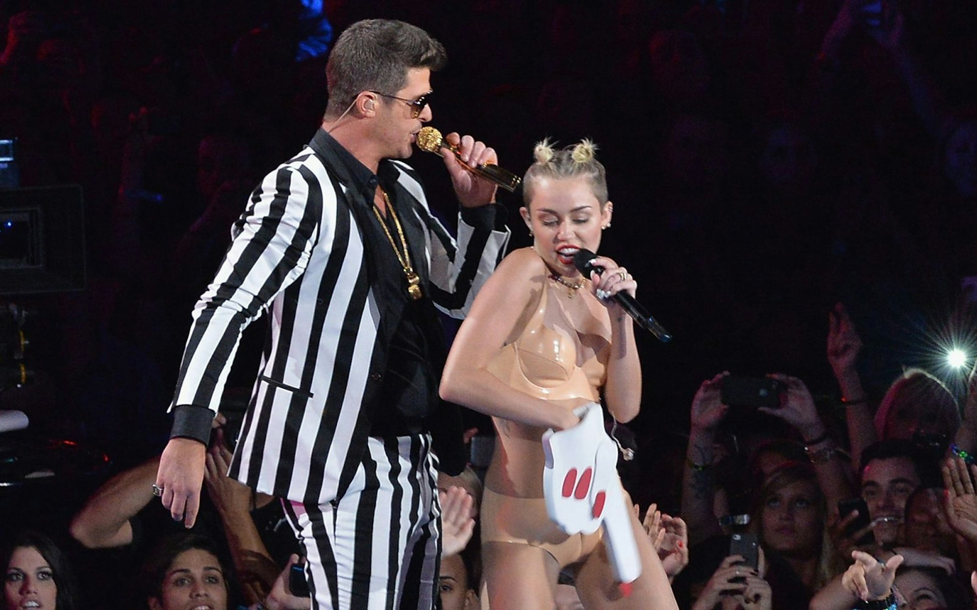 Ein Auftritt zum Vergessen: Miley Cyrus und Robin Thicke bei den MTV Video Music Awards 2013. (Bild: Rick Diamond/Getty Images for MTV)