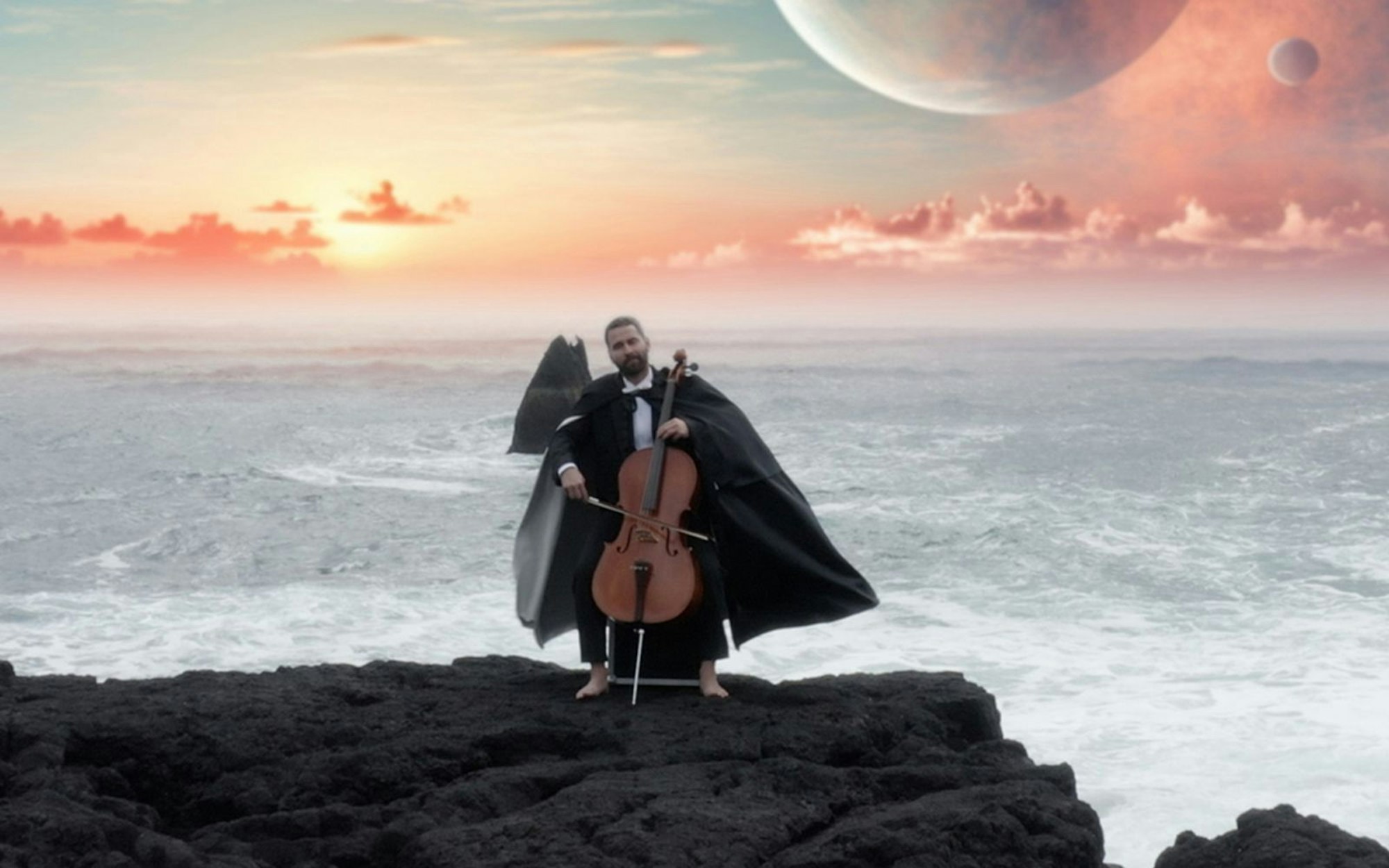 Star-Cellist Klemens (Hilmir Snær Guðnason) liebt die große Inszenierung. In „Der letzte Takt“ heuert er nun in einem kleinen isländischen Kammerorchester an. (Bild: Mindjazz)