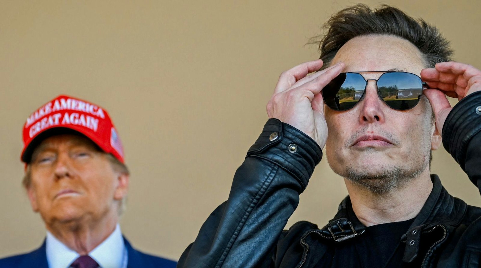 Milliardär Elon Musk (rechts) unterstützte Donald Trump im Wahlkampf großzügig.
(Bild: ZDF/Ligne de Front)