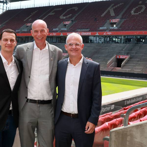 1. FC Köln 1. FC Köln, Pressekonferenz, der Mitgliederrat mit dem Vorsitzenden Daniel Schwab und seine Stellvertreterin Stacy Krott stellen ihre Kandidaten für den im Herbst zu wählenden Vorstand vor: Jörn Stobbe Mitte, als Präsident, Prof. Dr. Ulf Sobek links, und Dr. Jörg Alvermann rechts als Vizepräsidenten, 11.06.2025, Bild: *** Local Caption *** Ausschließlich redaktionelle Nutzung Editorial use only *** 1 FC Köln 1 FC Köln, press conference, the members council with chairman Daniel Schwab and his deputy Stacy Krott present their candidates for the board to be elected in autumn Jörn Stobbe center , as president, Prof Dr Ulf Sobek left , and Dr Jörg Alvermann right as vice presidents, 11 06 2025, picture Local Caption Editorial use only Editorial use only