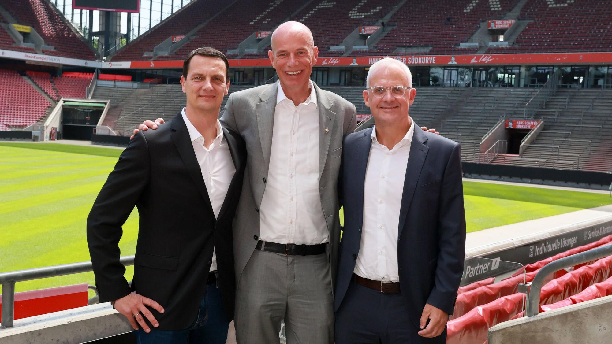 1. FC Köln 1. FC Köln, Pressekonferenz, der Mitgliederrat mit dem Vorsitzenden Daniel Schwab und seine Stellvertreterin Stacy Krott stellen ihre Kandidaten für den im Herbst zu wählenden Vorstand vor: Jörn Stobbe Mitte, als Präsident, Prof. Dr. Ulf Sobek links, und Dr. Jörg Alvermann rechts als Vizepräsidenten, 11.06.2025, Bild: *** Local Caption *** Ausschließlich redaktionelle Nutzung Editorial use only *** 1 FC Köln 1 FC Köln, press conference, the members council with chairman Daniel Schwab and his deputy Stacy Krott present their candidates for the board to be elected in autumn Jörn Stobbe center , as president, Prof Dr Ulf Sobek left , and Dr Jörg Alvermann right as vice presidents, 11 06 2025, picture Local Caption Editorial use only Editorial use only