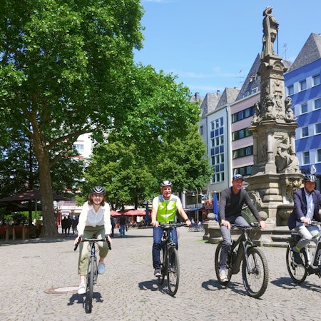 Sportlerin Joelina Bognanni, Polizist Ralf Trippe, Journalist Manuel Unger und Verkehrsdezernent Ascan Egerer