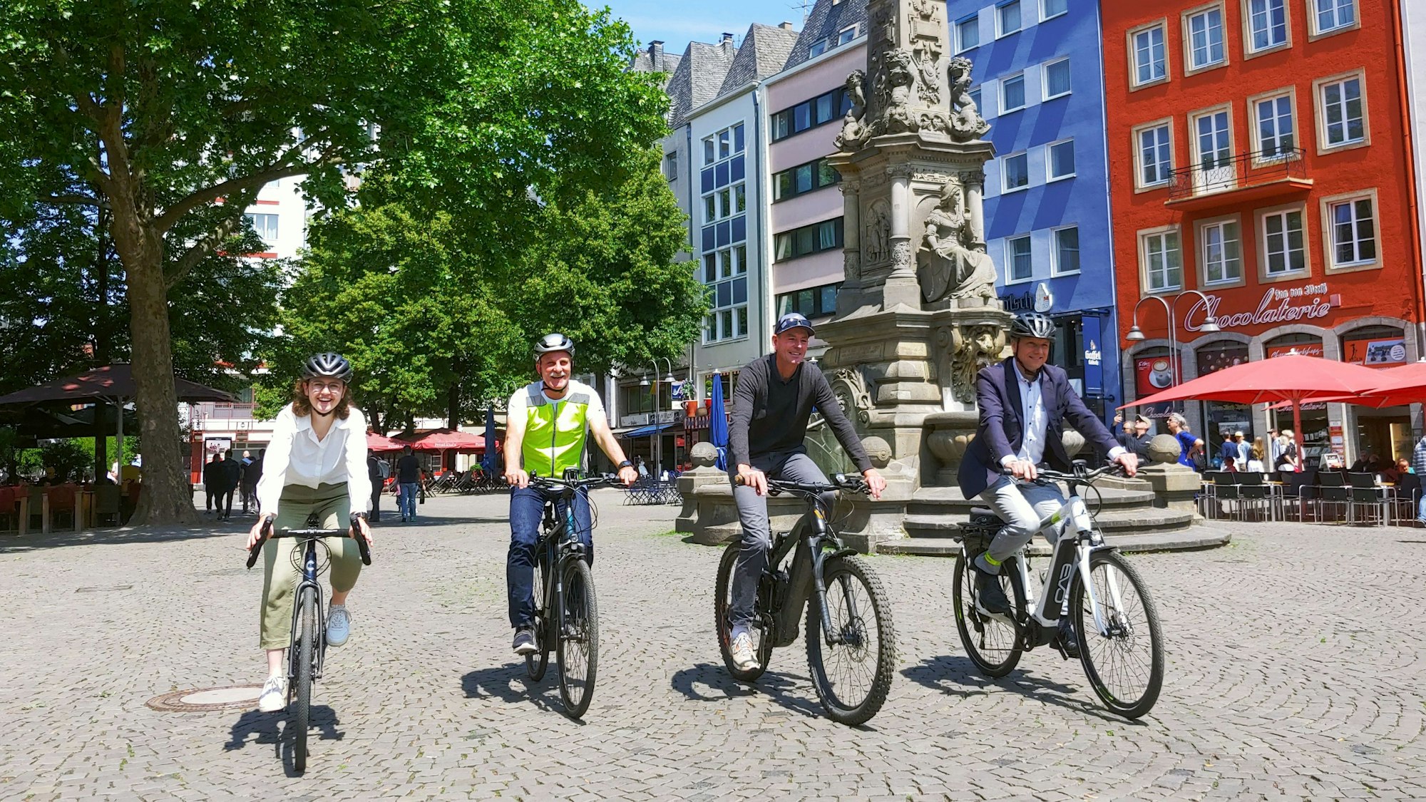 Sportlerin Joelina Bognanni, Polizist Ralf Trippe, Journalist Manuel Unger und Verkehrsdezernent Ascan Egerer