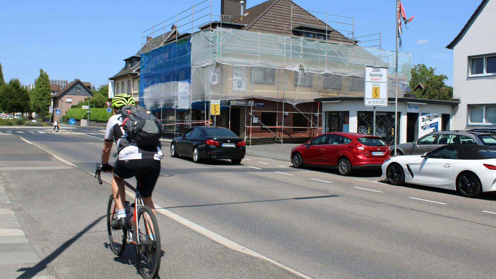 An der Lohmarer Hauptstraße werden Parkplätze wegfallen, diese seien aber nicht nur für das Brauhäuschen relevant, argumentieren Ausschussmitglieder.