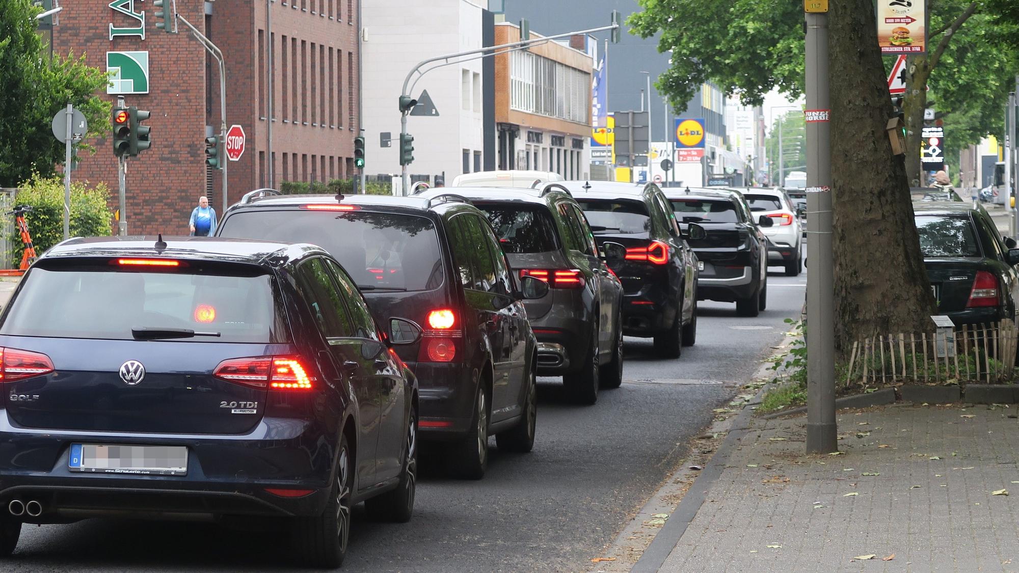 Zu Staus und zähfließendem Verkehr kam es auf der Widdersdorfer Straße morgens im Berufsverkehr zuletzt regelmäßig.