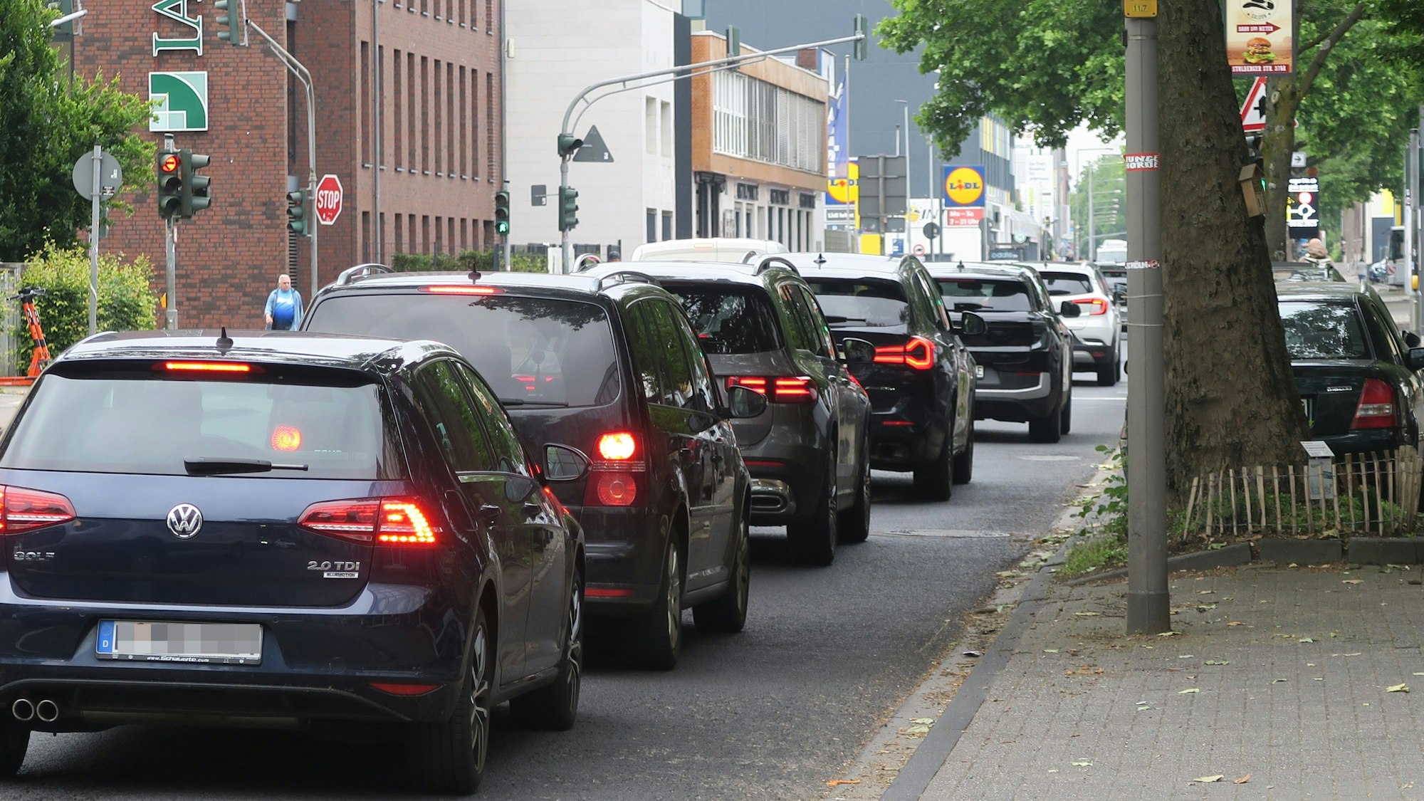 Zu Staus und zähfließendem Verkehr kam es auf der Widdersdorfer Straße morgens im Berufsverkehr zuletzt regelmäßig.