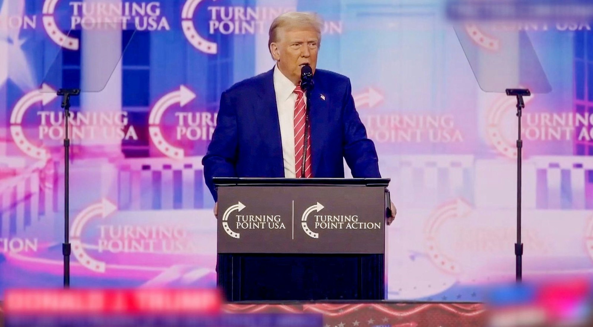 Für Donald Trump geht es weniger um Erfahrung oder Fachwissen, sondern viel mehr um Loyalität und Geld. (Bild: ZDF/Ligne de Front)