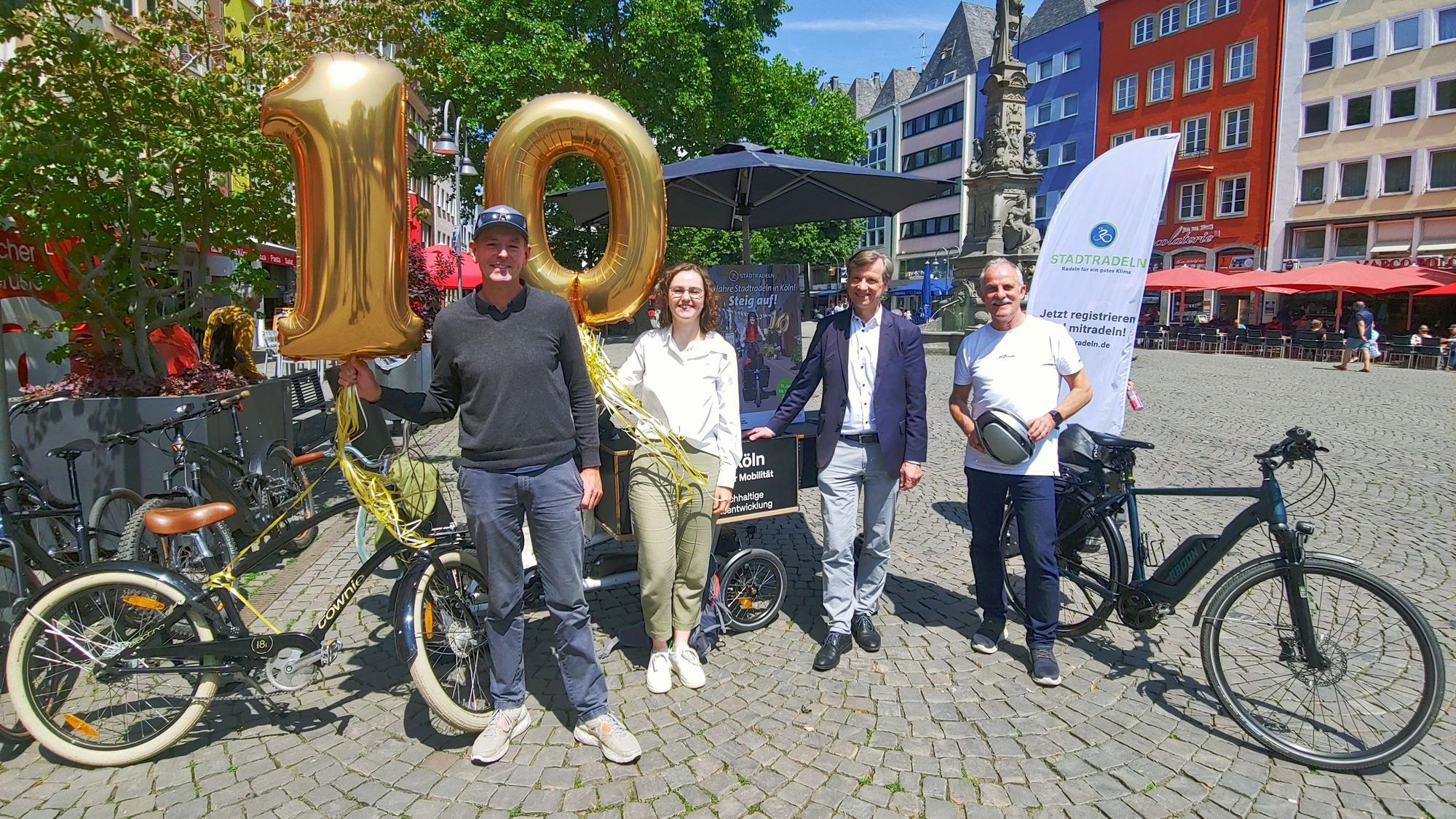 Sportlerin Joelina Bognanni, Polizist Ralf Trippe, Journalist Manuel Unger und Verkehrsdezernent Ascan Egerer.