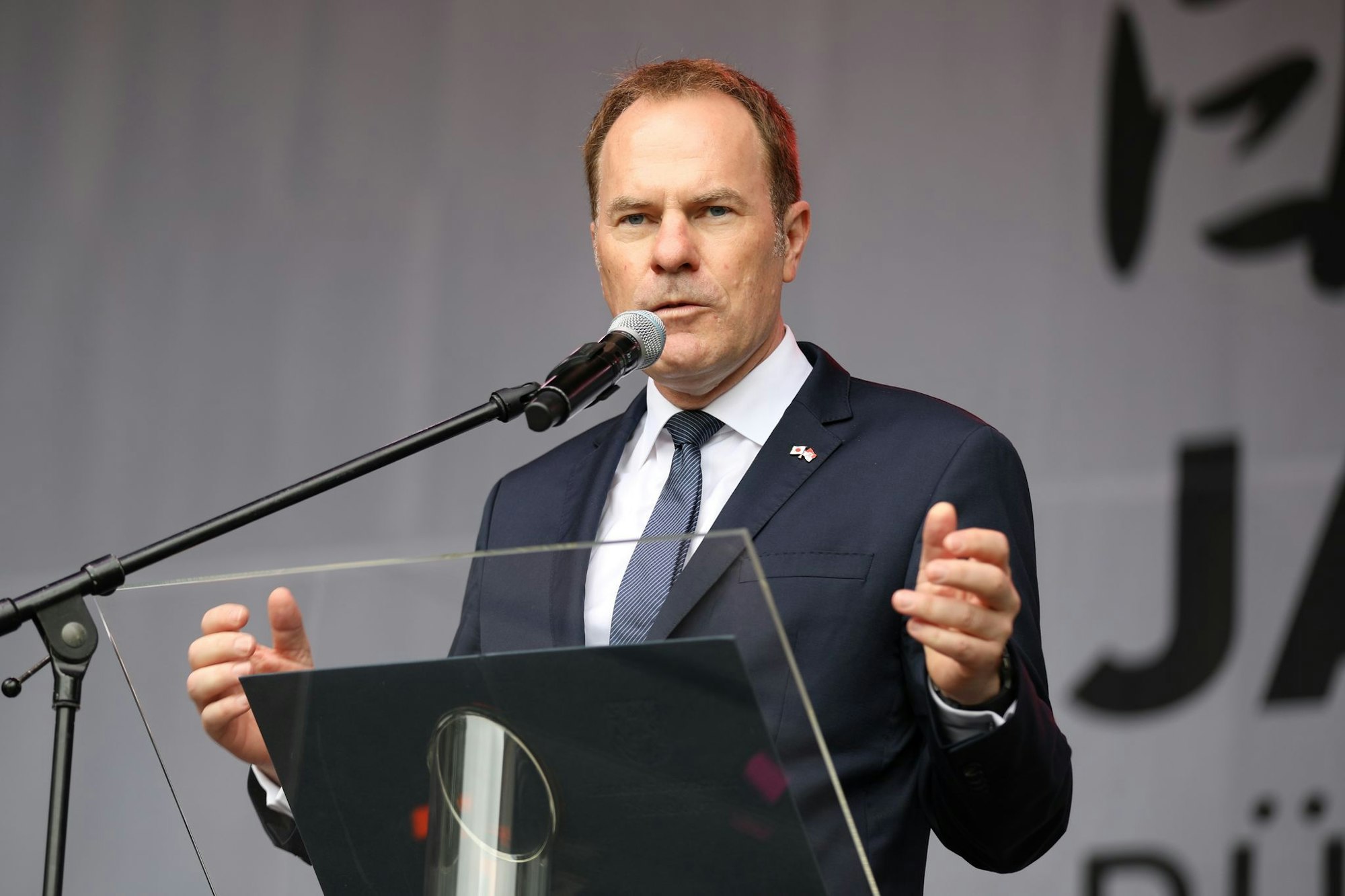 Düsseldorfs Oberbürgermeister Stephan Keller (CDU) will Obdachlosigkeit in seiner Stadt abschaffen. (Archivbild)