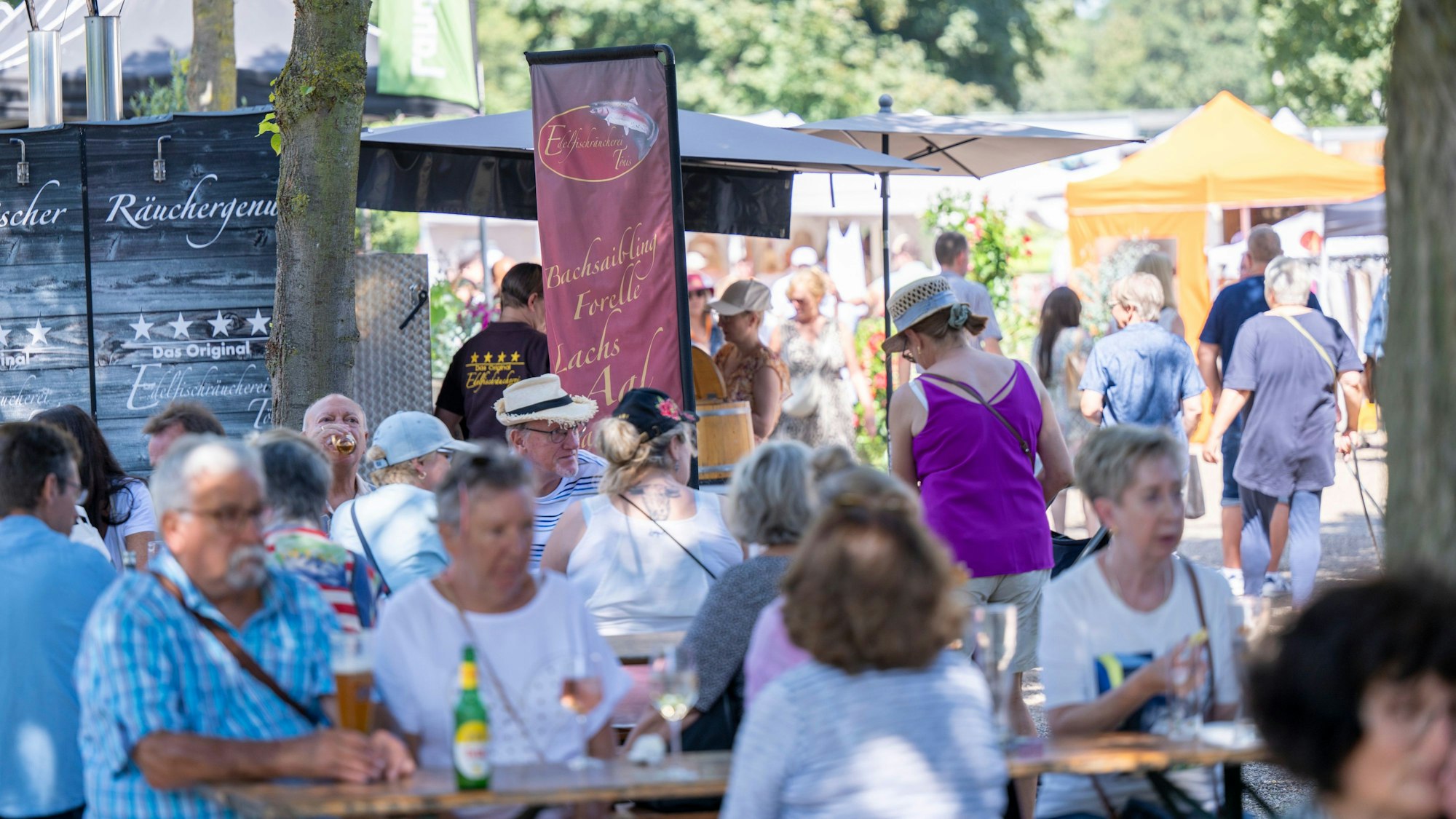 Fisch- und Genussmarkt auf dem Gelände der Galopprennbahn