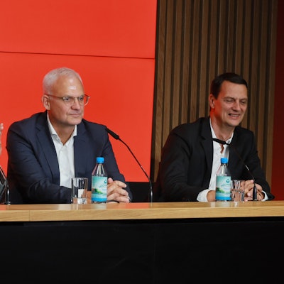 Jörn Stobbe, Ulf Sobek und Jörg Alvermann bei der Präsentation im Rhein-Energie-Stadion