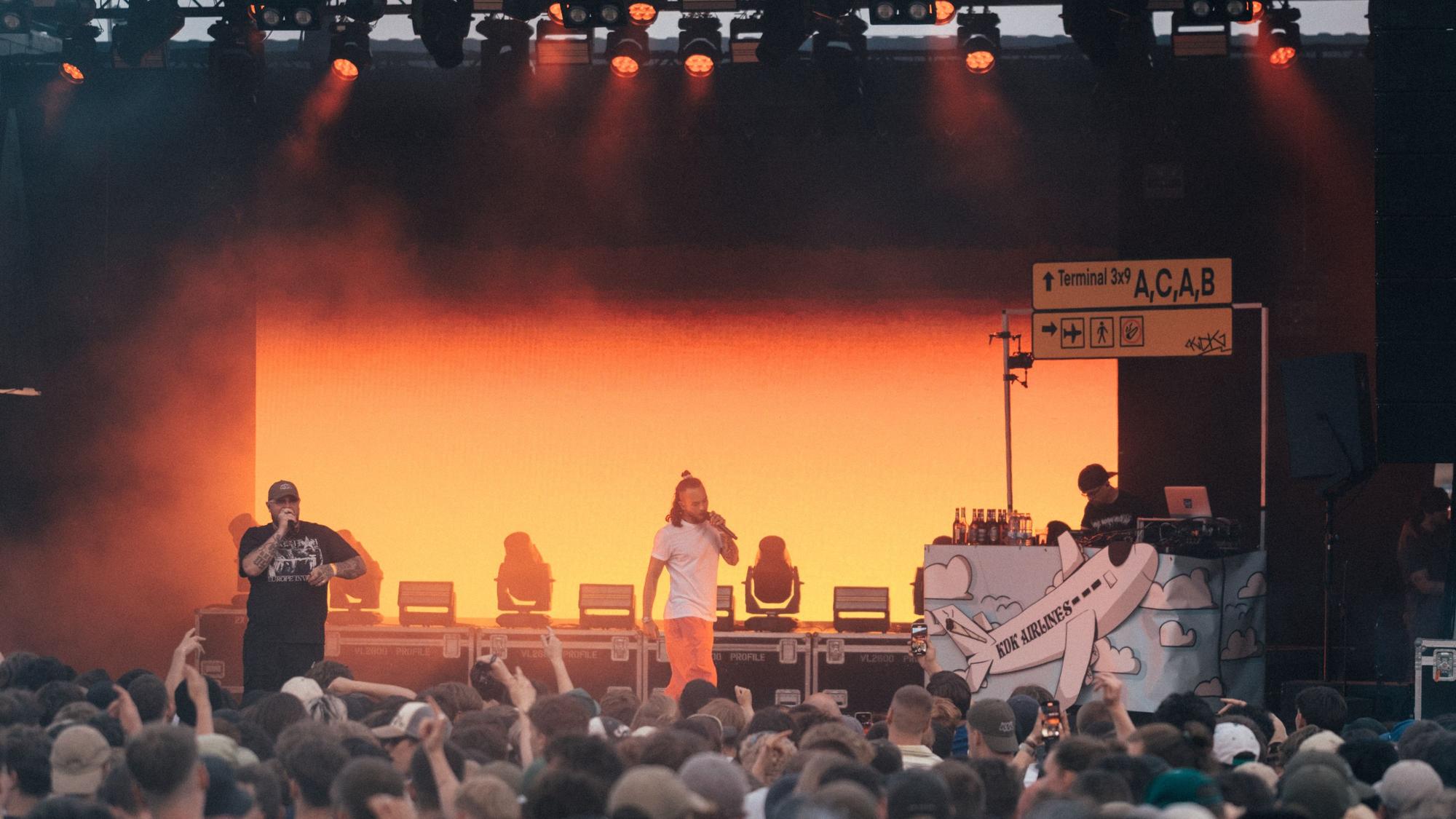 Konzert von Sänger und Gitarrist Manu Chao an der Südbrücke in Köln-Poll.