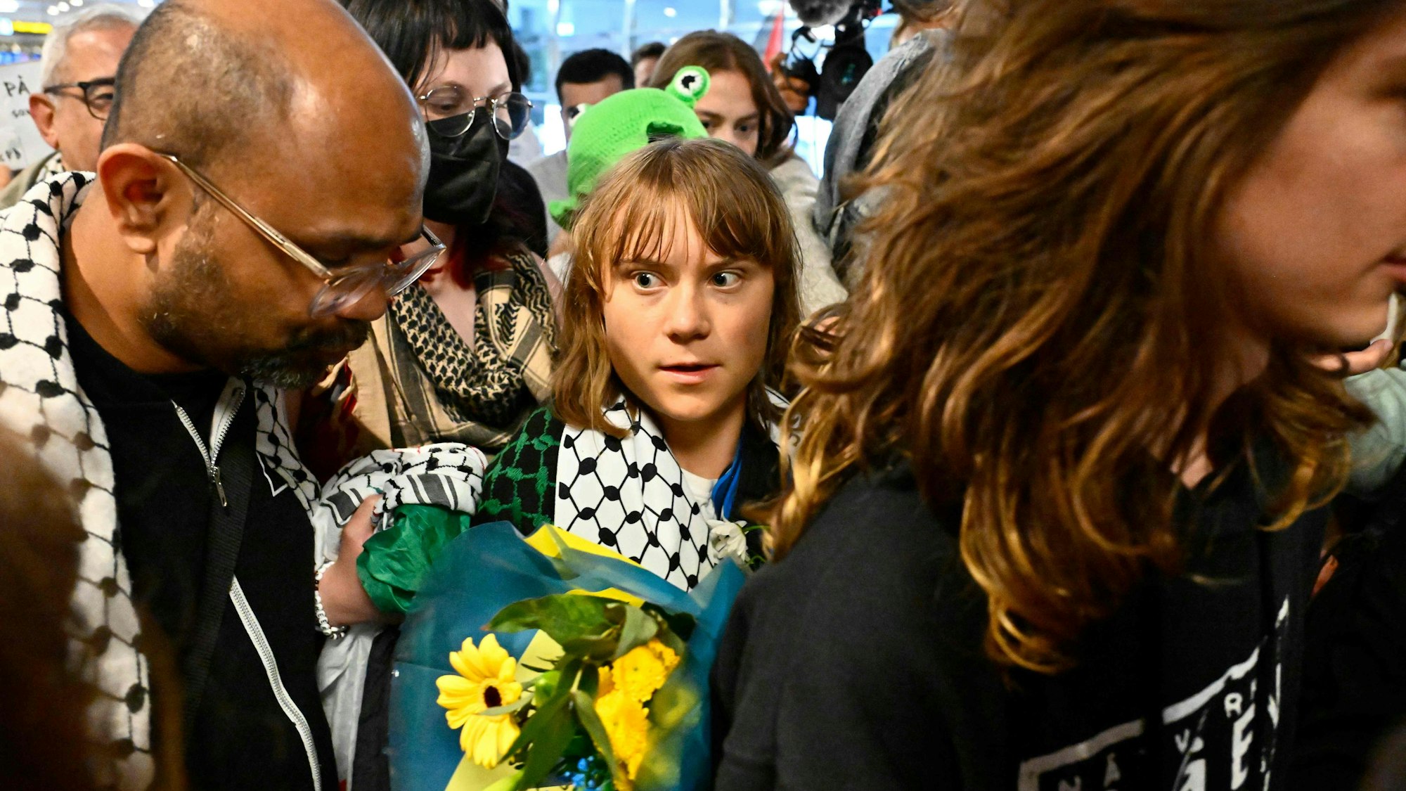 Greta Thunberg wurde nach ihrer Teilnahme an der „Freedom Flotilla“ aus Israel ausgewiesen und ist nun zurück in Schweden.