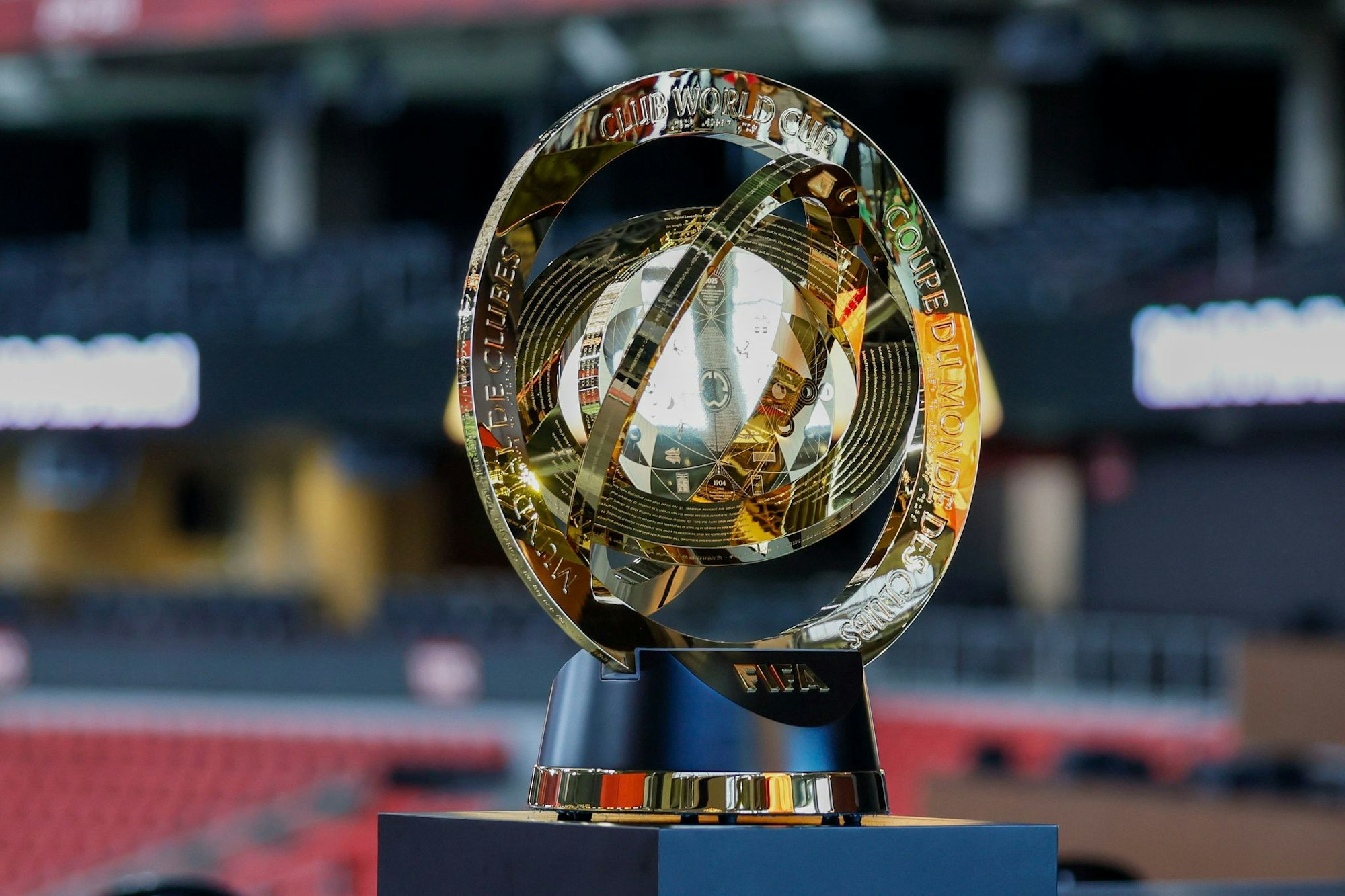 Allen Belastungen zum Trotz: Bei der Club-WM gibt es viel Geld und eine Trophäe zu gewinnen.