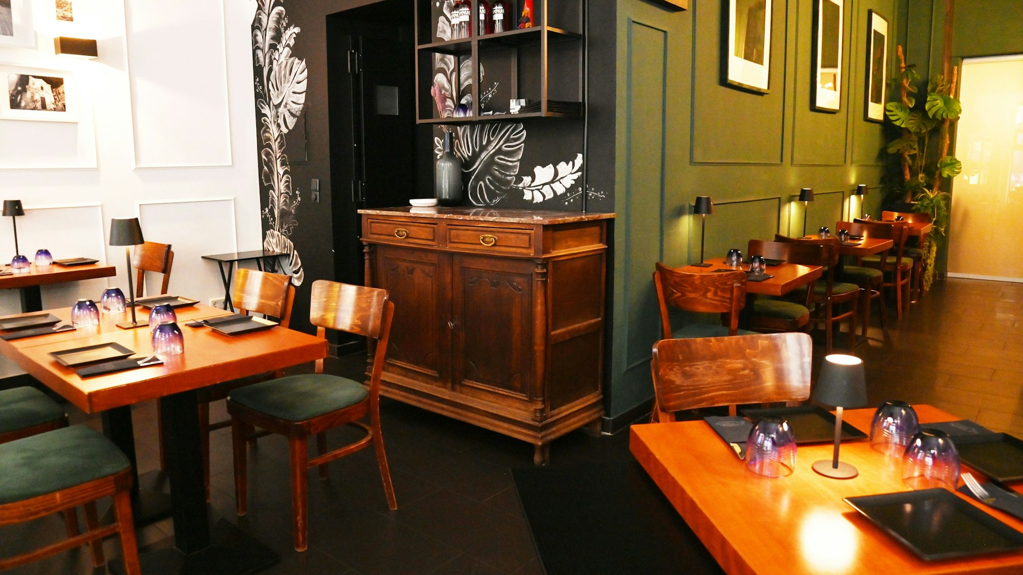 10.06.2025 Köln. Gastro-Kritik von Julia Floss über das Restaurant „L'assaggio Da Rocco“. Foto: Alexander Schwaiger