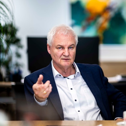 Hans-Jürgen Lembicz aus dem Vorstand der Volksbank Euskirchen. Die Bank hat schon vor längerem die Vier-Tages-Woche eingeführt und wird nun 125 Jahre alt.