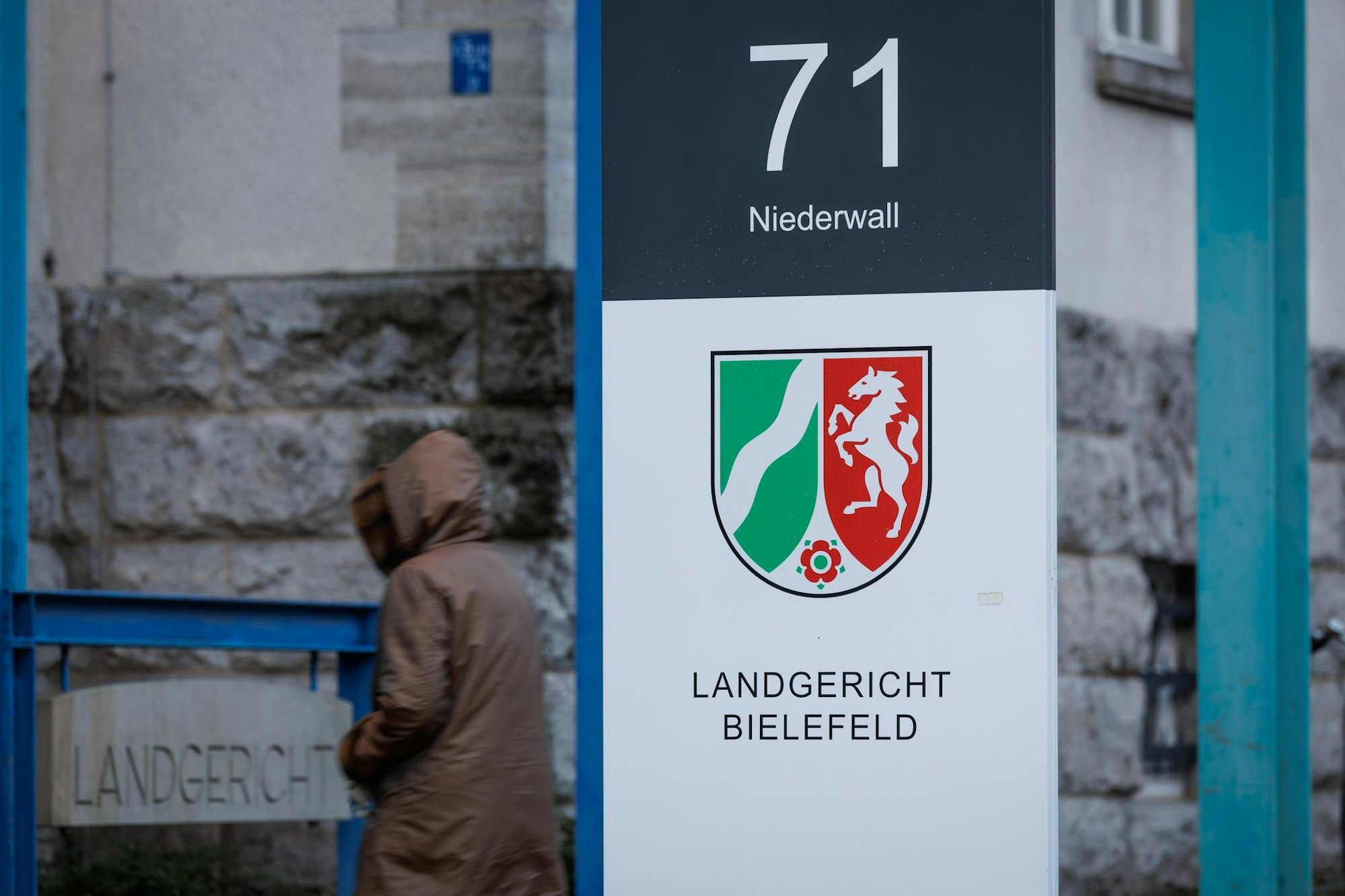 Am Landgericht Bielefeld soll ein Geschwisterpaar auf die Angehörigen eines Angeklagten geschossen haben. (Archivbild)