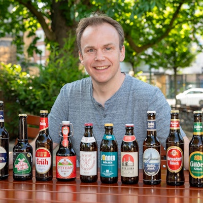 Der Sommelier-Weltmeister Stephan Hilbrandt testet und beschreibt die Biere in der Brauwelt Köln in Kalk.