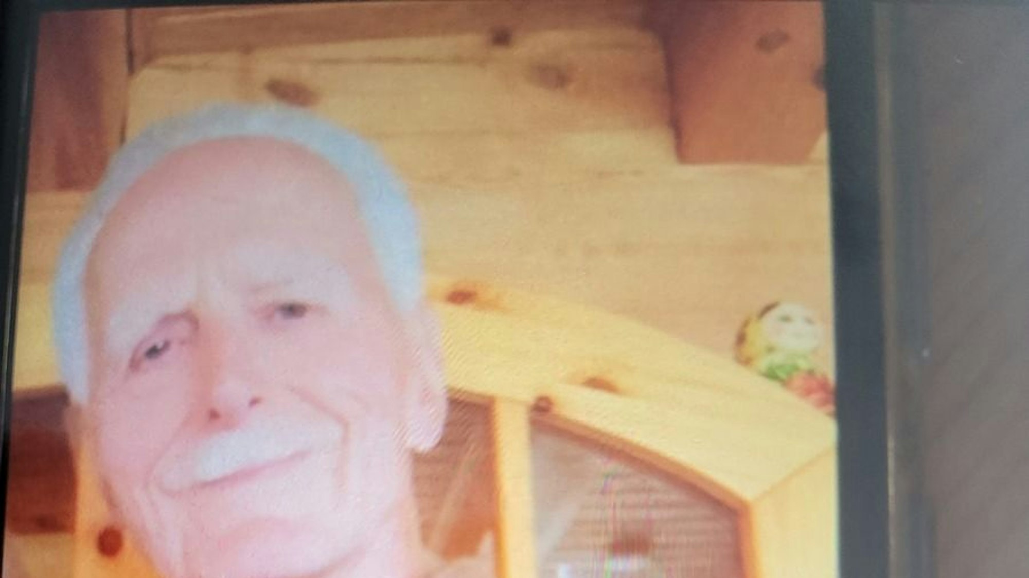 Vermisster 89-jähriger Senior aus Heiligenhaus, zuletzt gesehen am 12. Juni 2025. Die Polizei bittet um Hinweise.