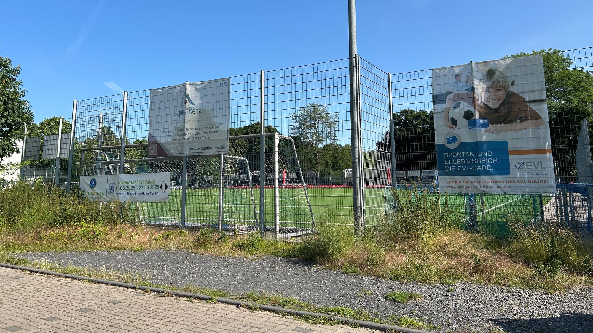 Hier spielt der SSV Alkenrath: Der Verein bestätigt die Wiedereinstellung von Michael H. nach Elterninitiative.