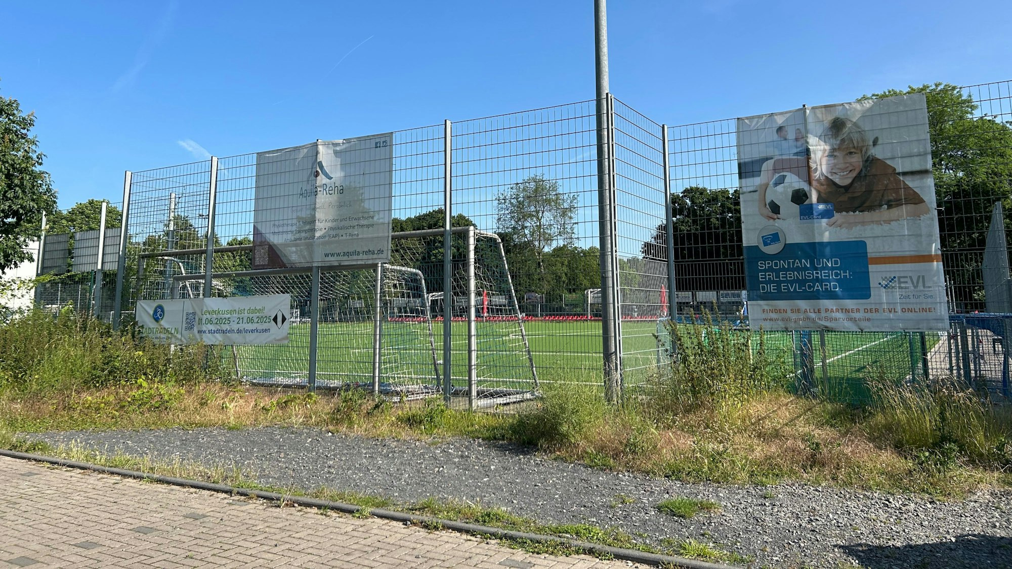 Hier spielt der SSV Alkenrath: Der Verein bestätigt die Wiedereinstellung von Michael H. nach Elterninitiative.