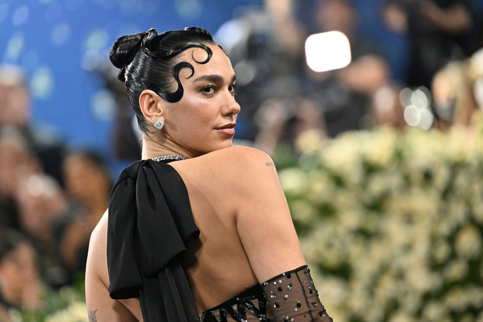 Dua Lipa gehört zu den großen Popsängerinnen der Gegenwart - hier bei der Met Gala 2025. (Archivbild)