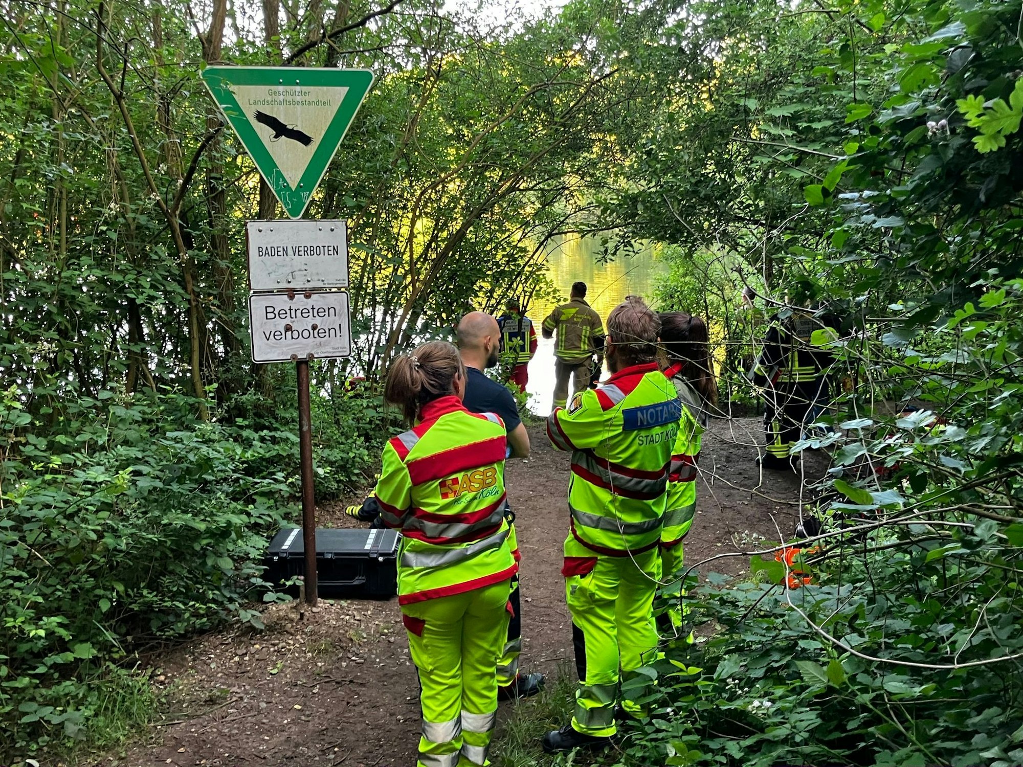 Rund 70 Kräfte von Feuerwehr und DLRG waren bei der Suche im Einsatz.