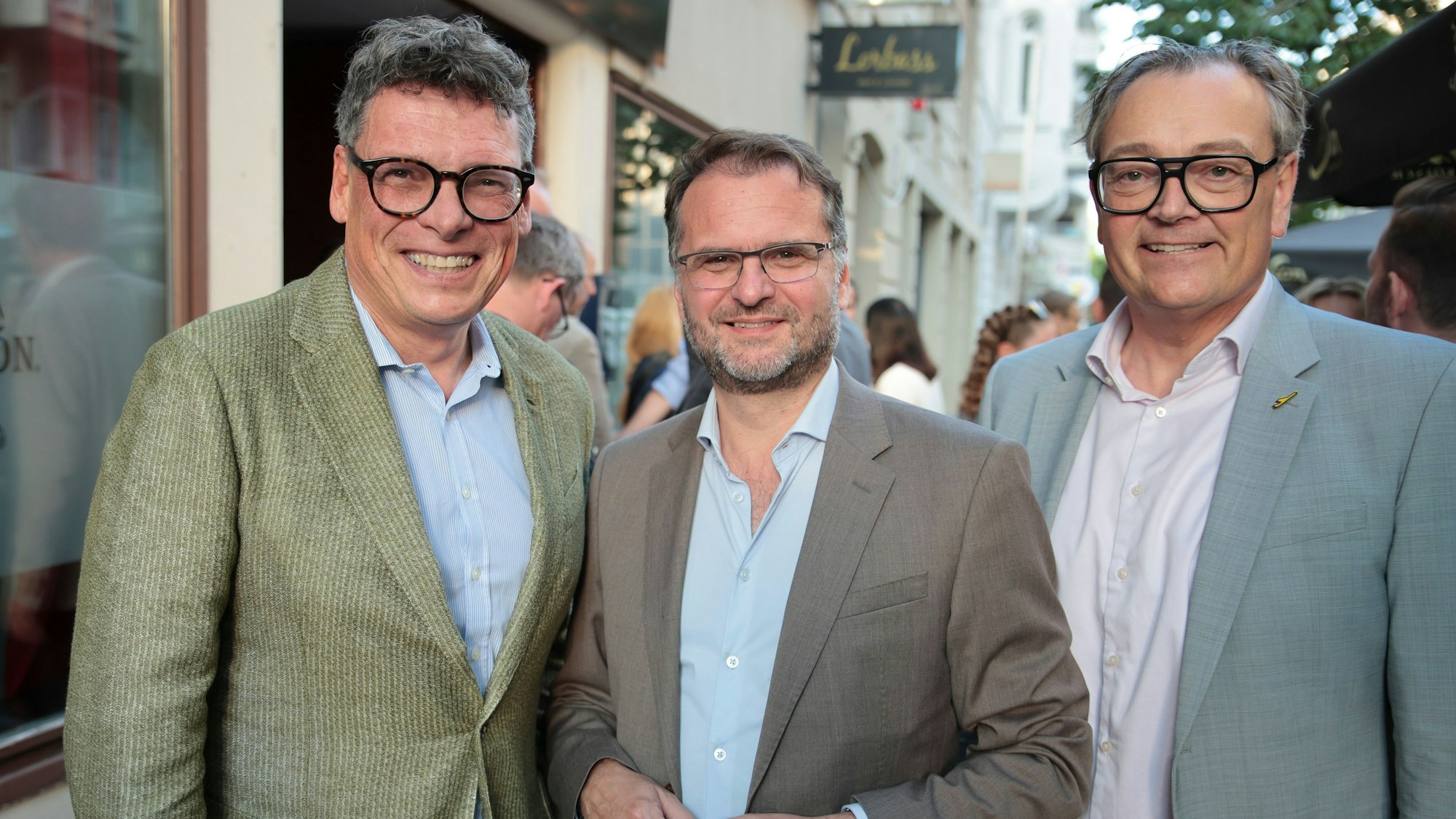 11.06.205, Köln: Gerald Selch (Chefredakteur KSTA), , Andreas Feucht ( Rheinenergie) und Volker Steingroß ( Airport Köln Bonn).Bar du Cologne. Networking Concept in der Lorbass Bar. Foto:Dirk Borm