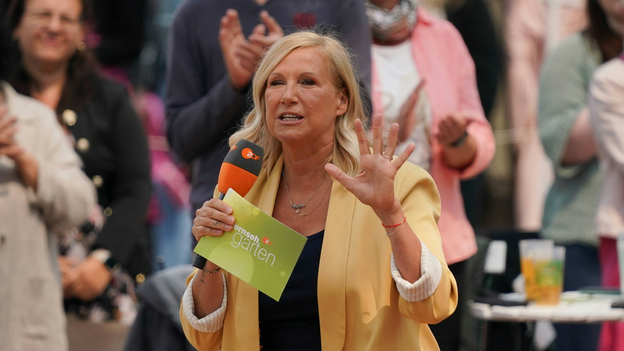 Andrea „Kiwi“ Kiewel bei der Live-Sendung des ZDF-Fernsehgartens am 8. Juni 2025 in Mainz – kurz vor ihrem 25-jährigen Jubiläum.