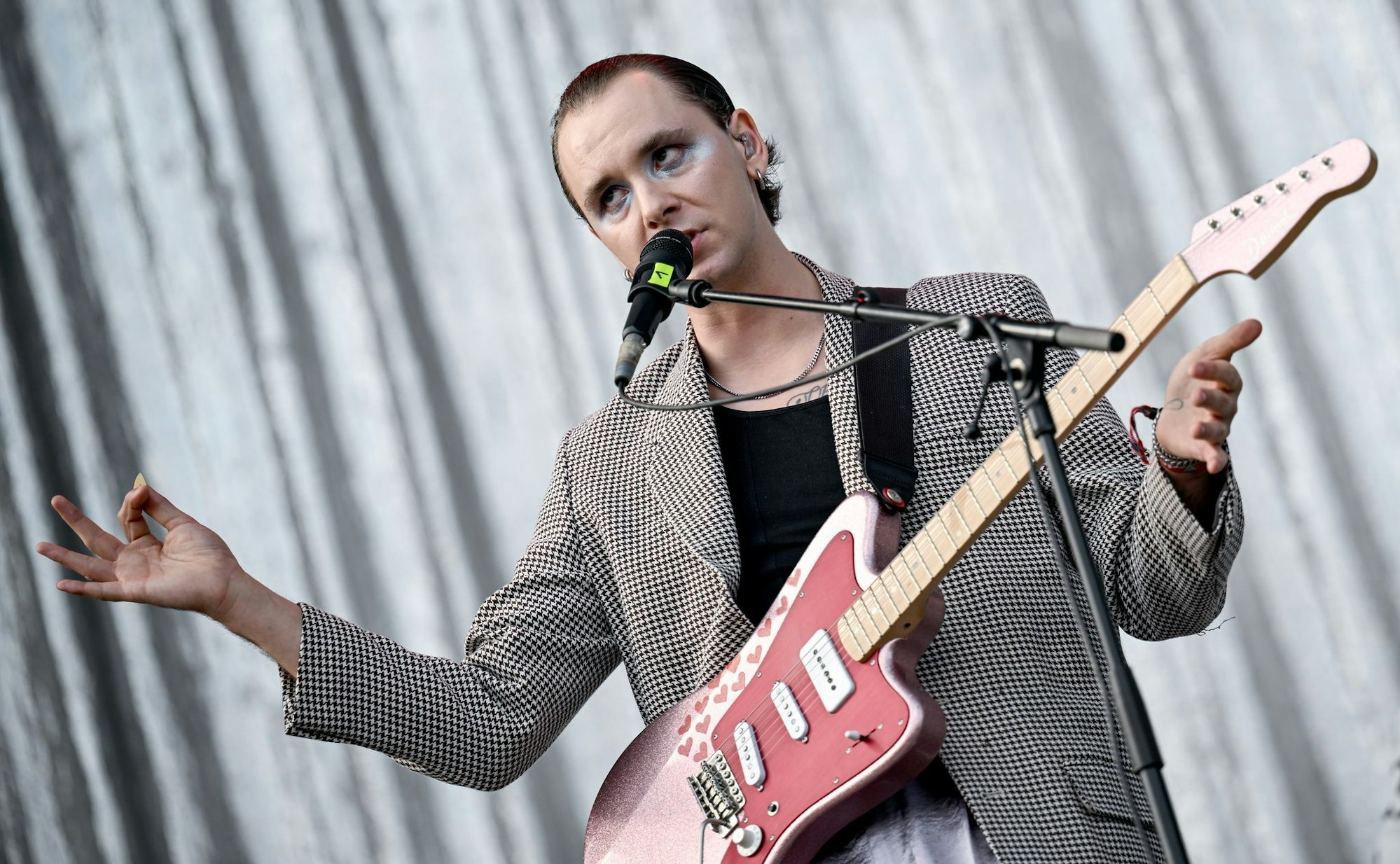 Nach drei Alben allein holte sich Max Gruber Verstärkung und machte aus Drangsal eine Band. (Archivbild)