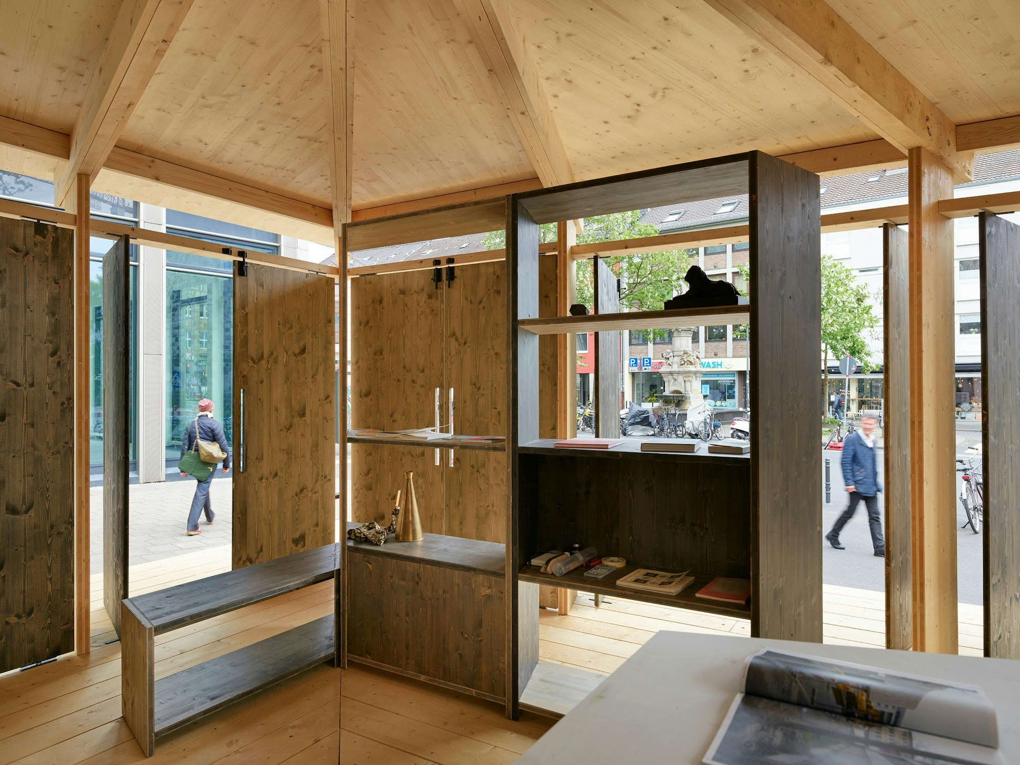 Blick auf den Waidmarkt aus dem Inneren des Panorama-Pavillons