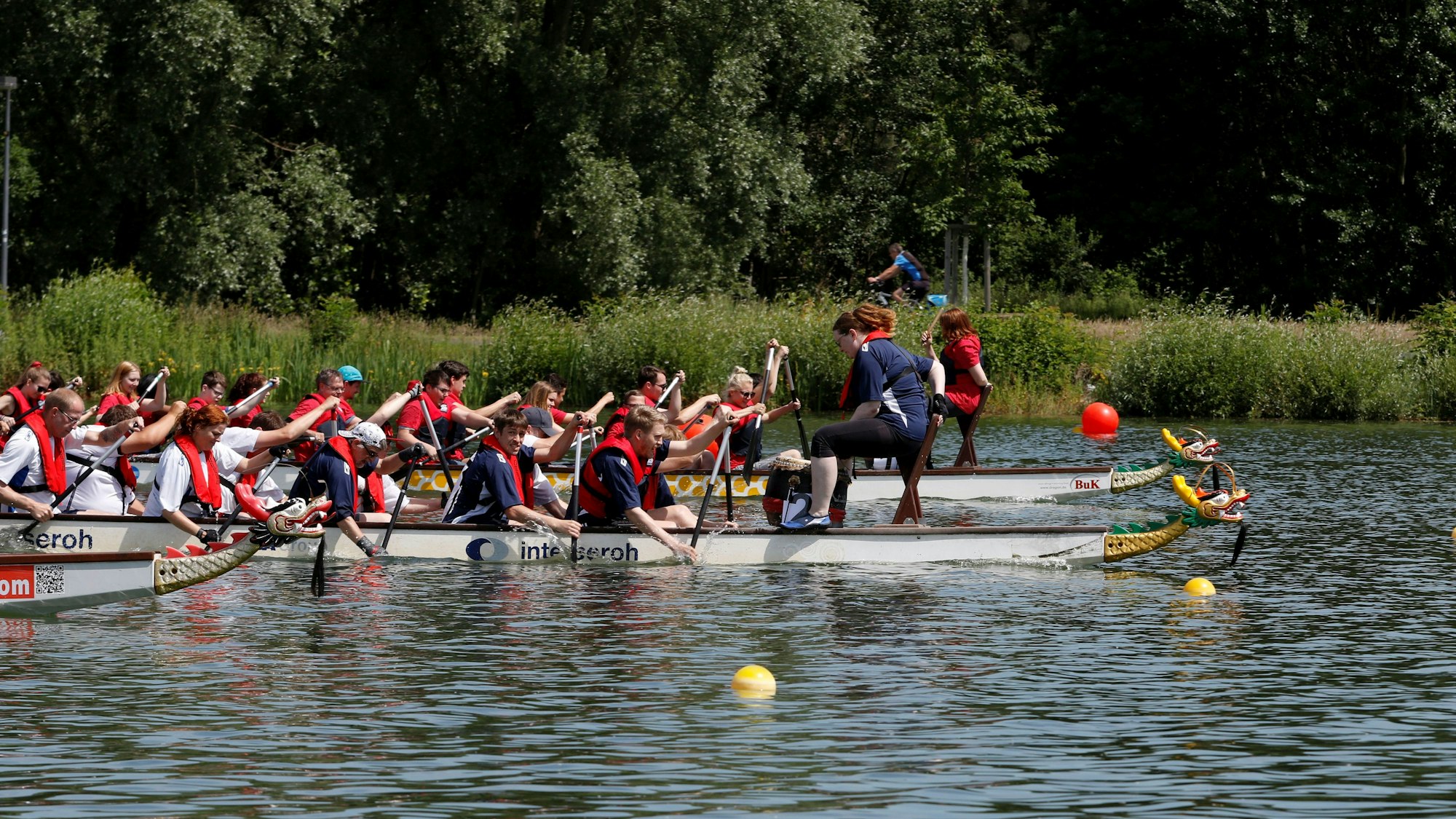 Seit 2009 findet das Drachenbootrennen auf dem Fühlinger See statt. (Archivbild)