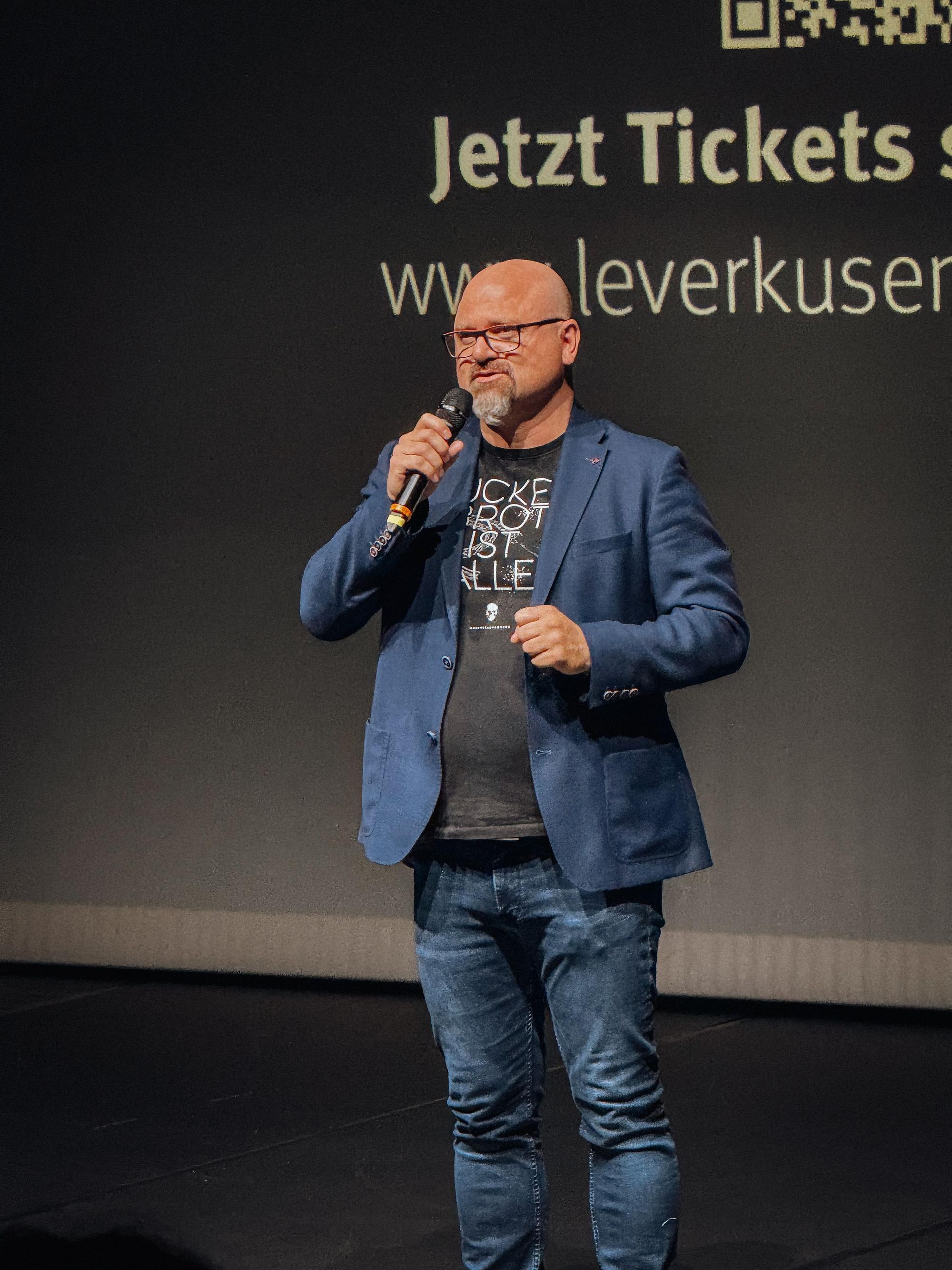 Arthur Horváth stellt das neue Motto vor.