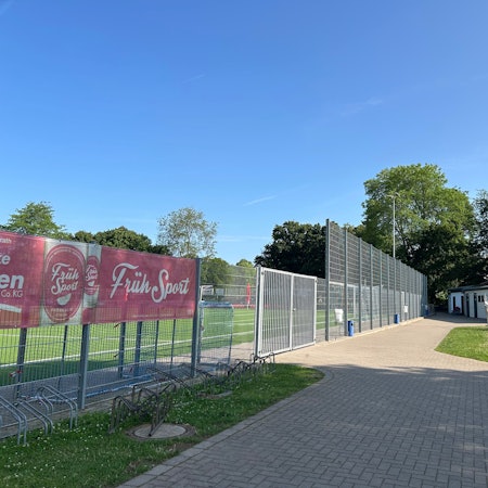 Der Trainer leitet inzwischen wieder Einheiten mit Kindern und Jugendlichen.