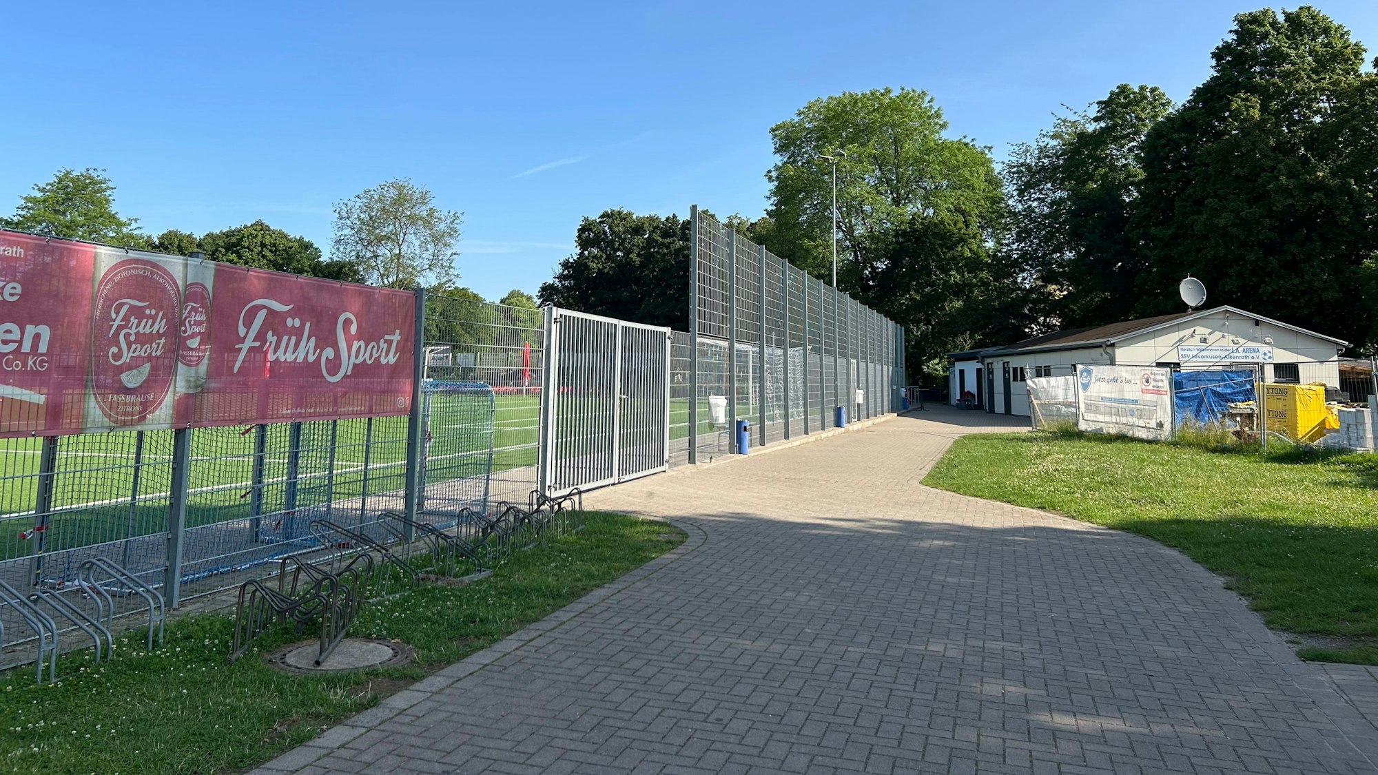 Der Trainer leitet inzwischen wieder Einheiten mit Kindern und Jugendlichen.