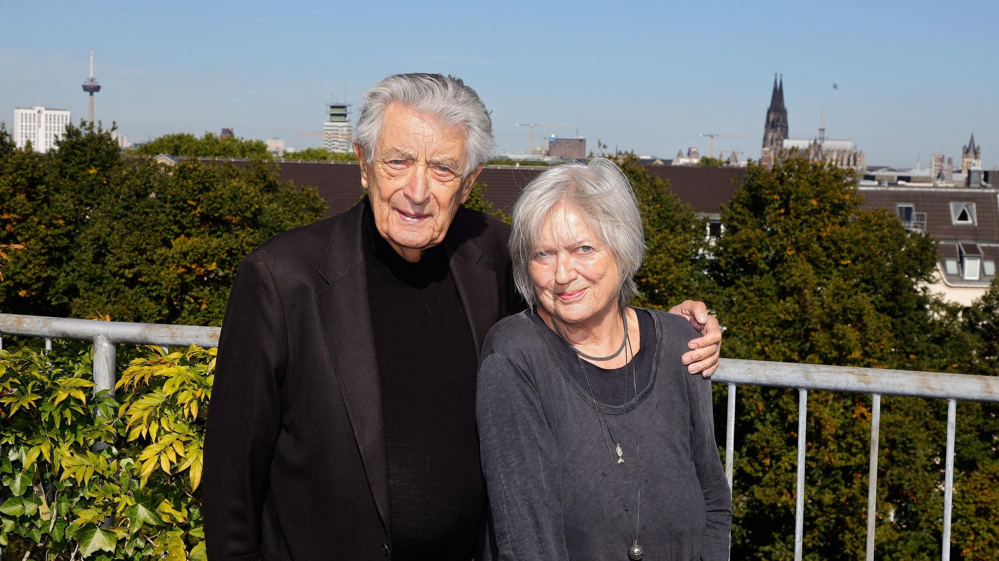 Gerhart Baum, der im vergangenen Jahr starb, hatte mit seiner Frau Renate Liesmann-Baum eine Stiftung gegründet, die regelmäßig einen Menschenrechtspreis vergibt.