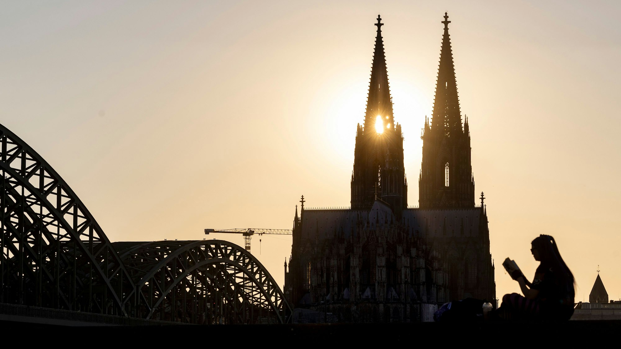 19.03.2025, Köln: Der Kölner Dom im Sonnenuntergang.
Foto: Michael Bause