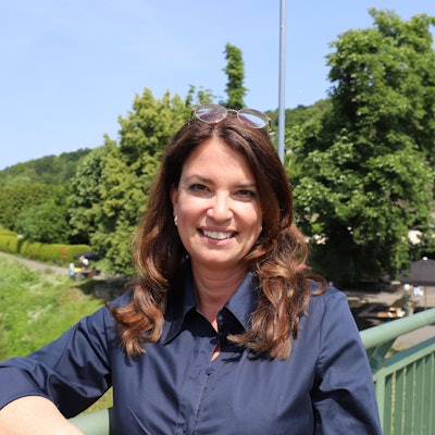 Nadja Johnen tritt für die CDU als Parteilose an als Kandidatin für den Bürgermeisterposten. Die Brücke über die Sieg in Weingartsgasse mit Blick auf die Sieglinde ist einer ihrer Lieblingsorte.