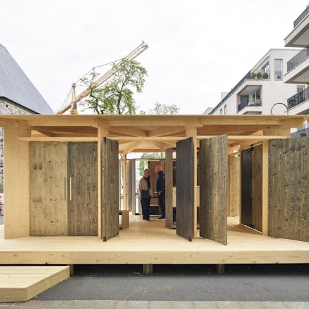 Blick in den von Observatorium entworfenen Panorama-Pavillon am Kölner Waidmarkt