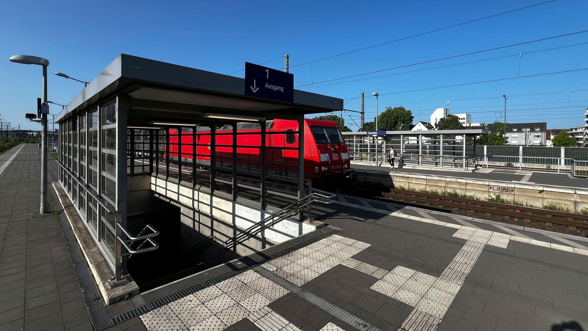 Der Bahnhof Opladen ist in der Kritik. Foto: Ralf Krieger