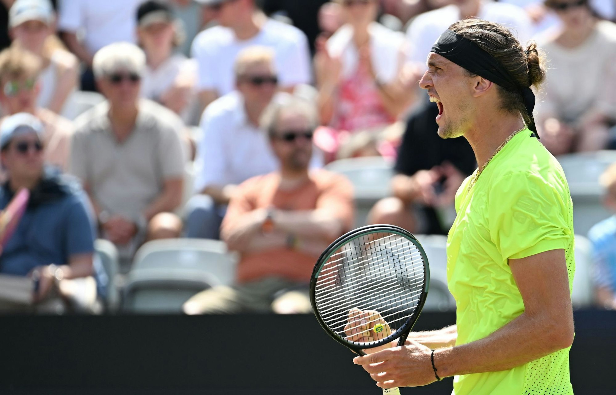 Alexander Zverev freut sich über den Finaleinzug in Stuttgart.