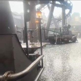 Ein Hagelschauer geht über dem Phantasialand nieder.