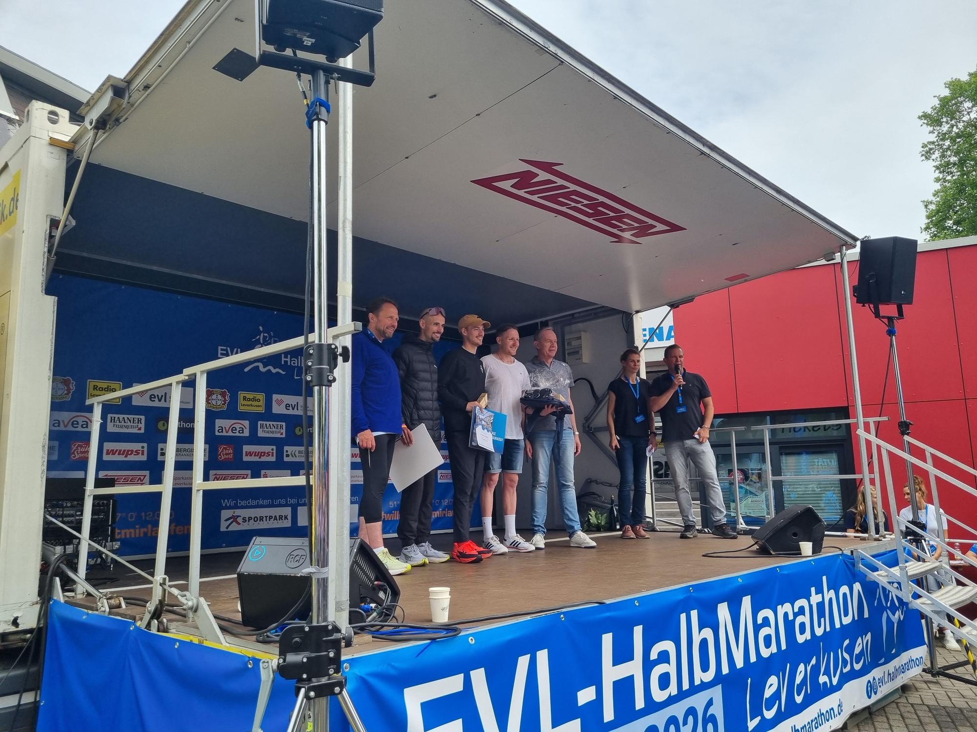 Siegerehrung des EVL Halbmarathon 2025