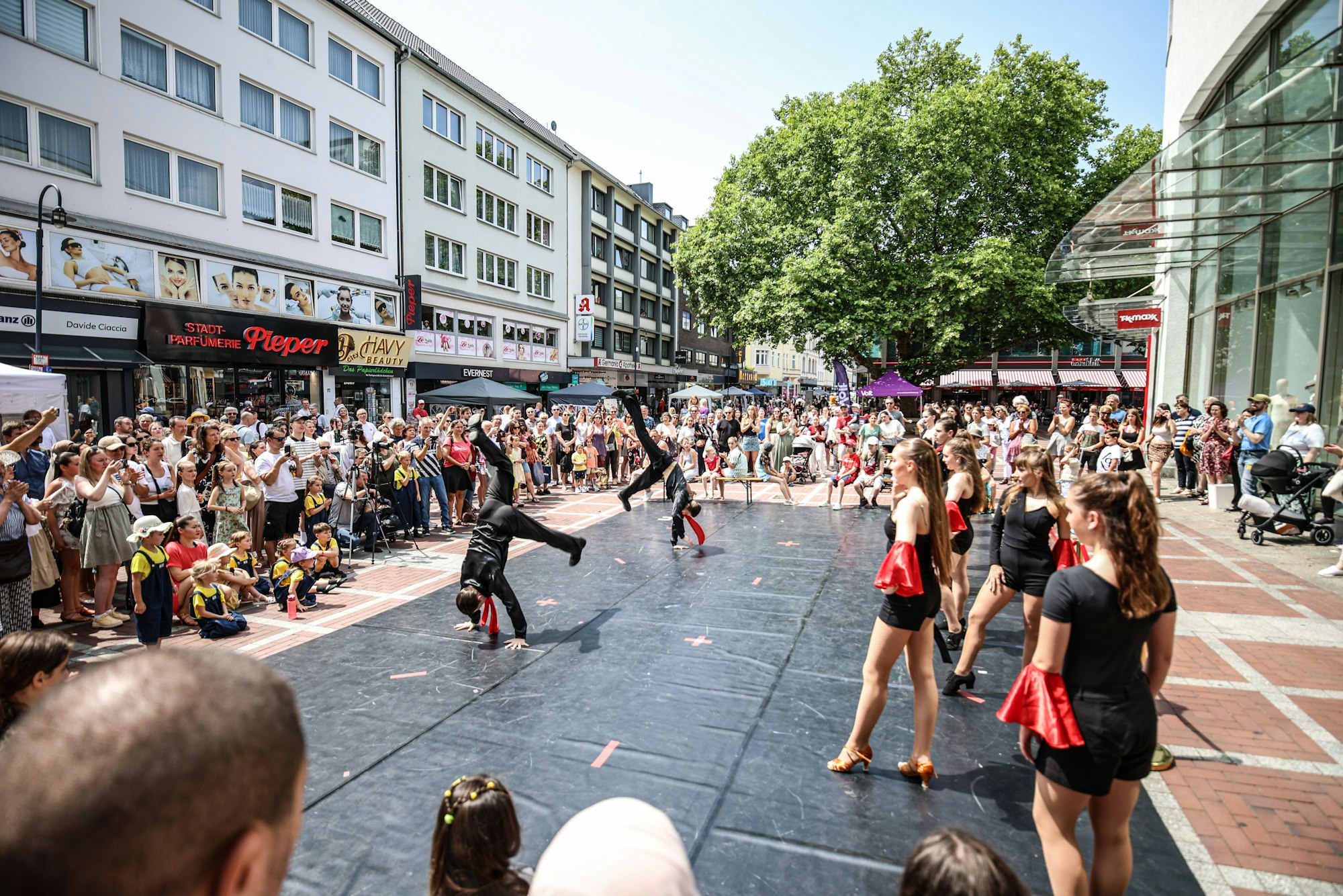 Tanz gehörte ebenfalls zum Kunstfestival.