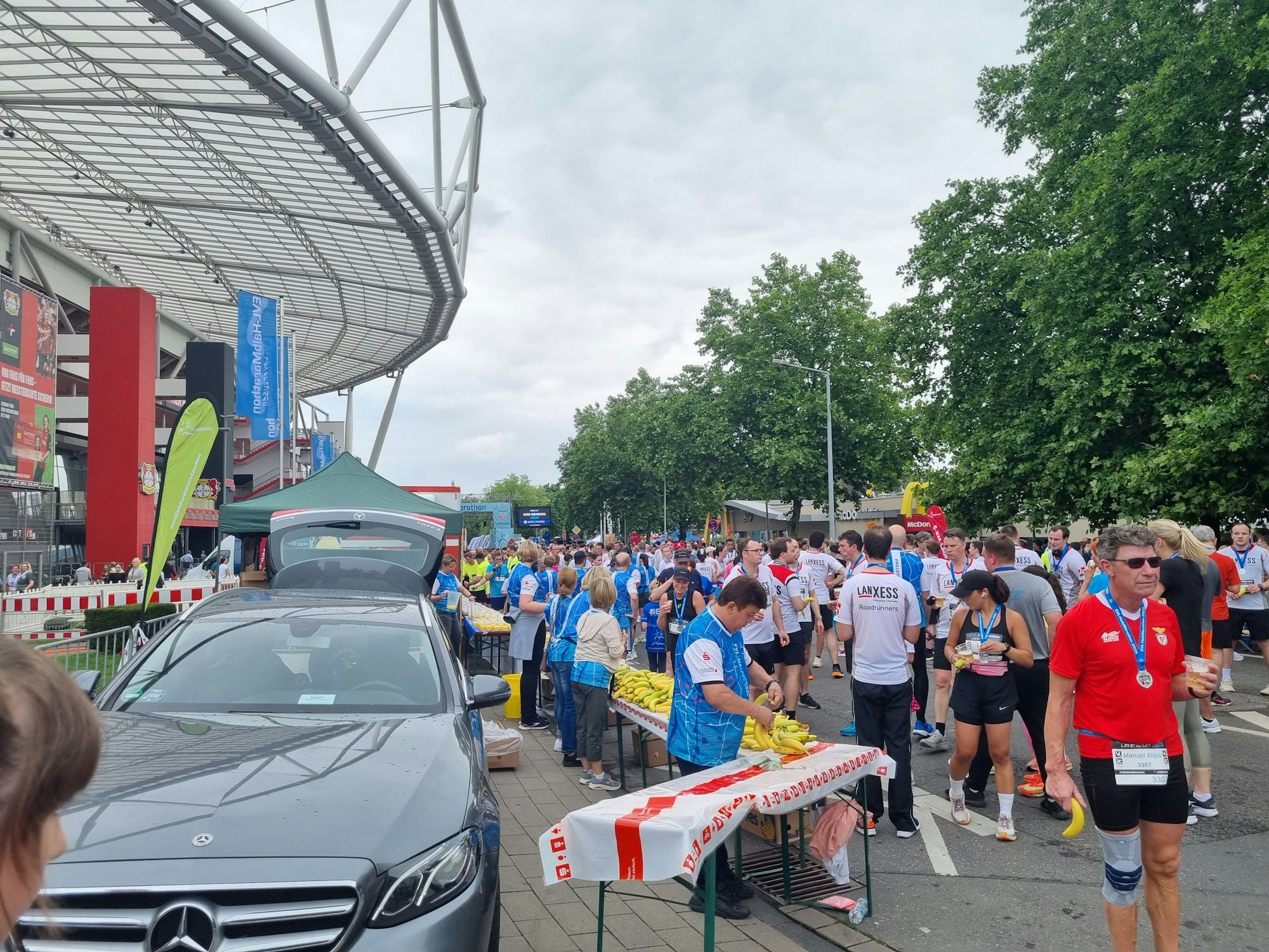 Verpflegungsstand es EVL-Halbmarathon am Stadion
