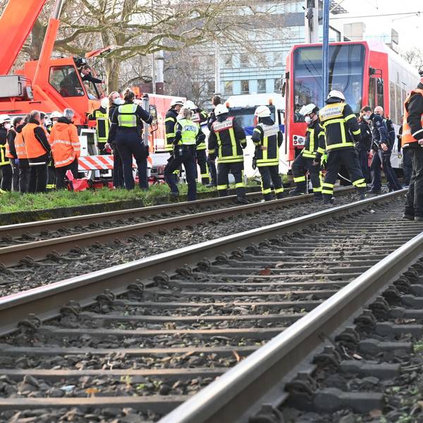Eine Person wurde von einer KVB-Bahn erfasst und getötet (Symbolfoto).