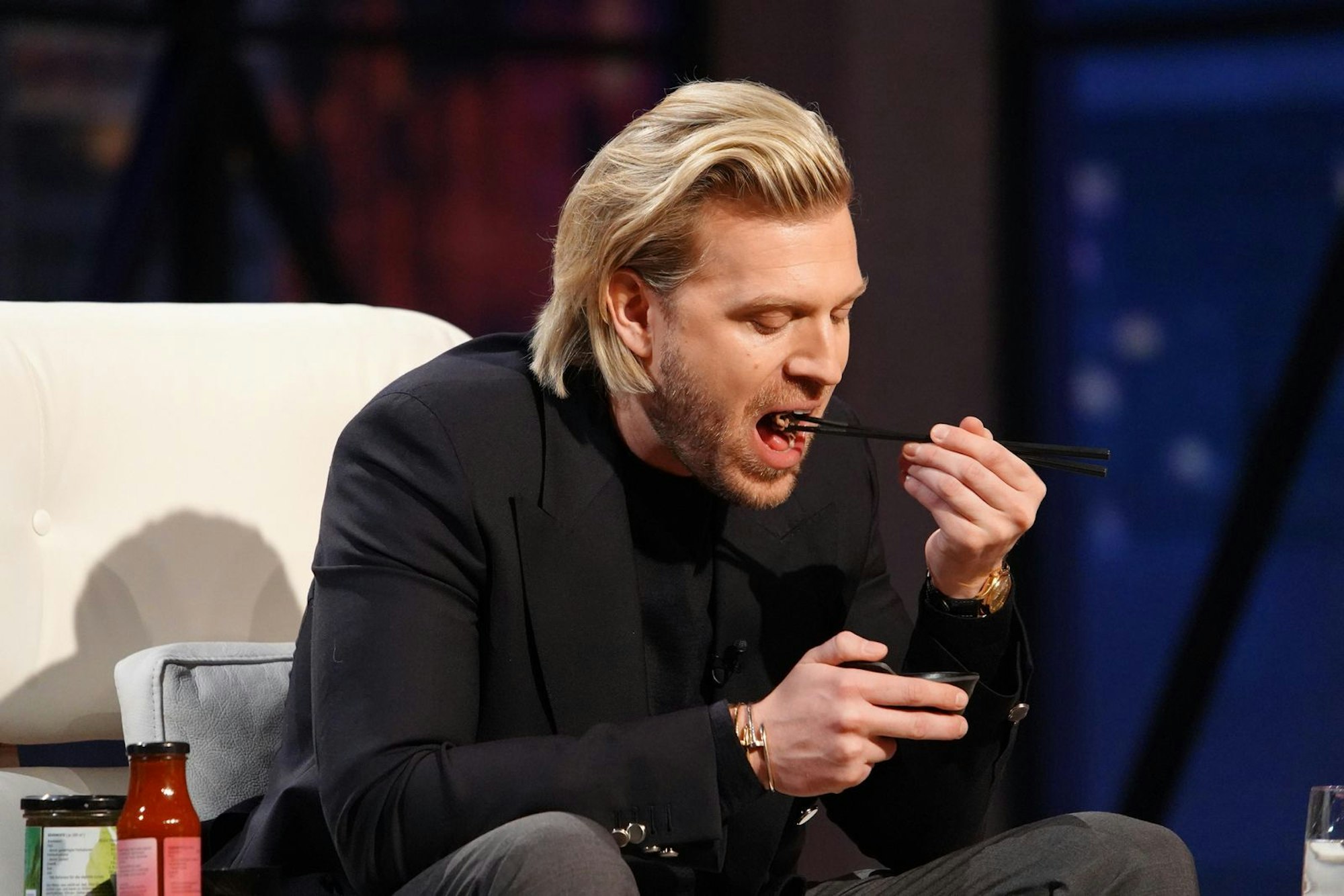 Tillman Schulz kennt sich mit K-Food aus und lässt sich auf den Deal ein. (Bild: RTL / Stefan Gregorowius)
