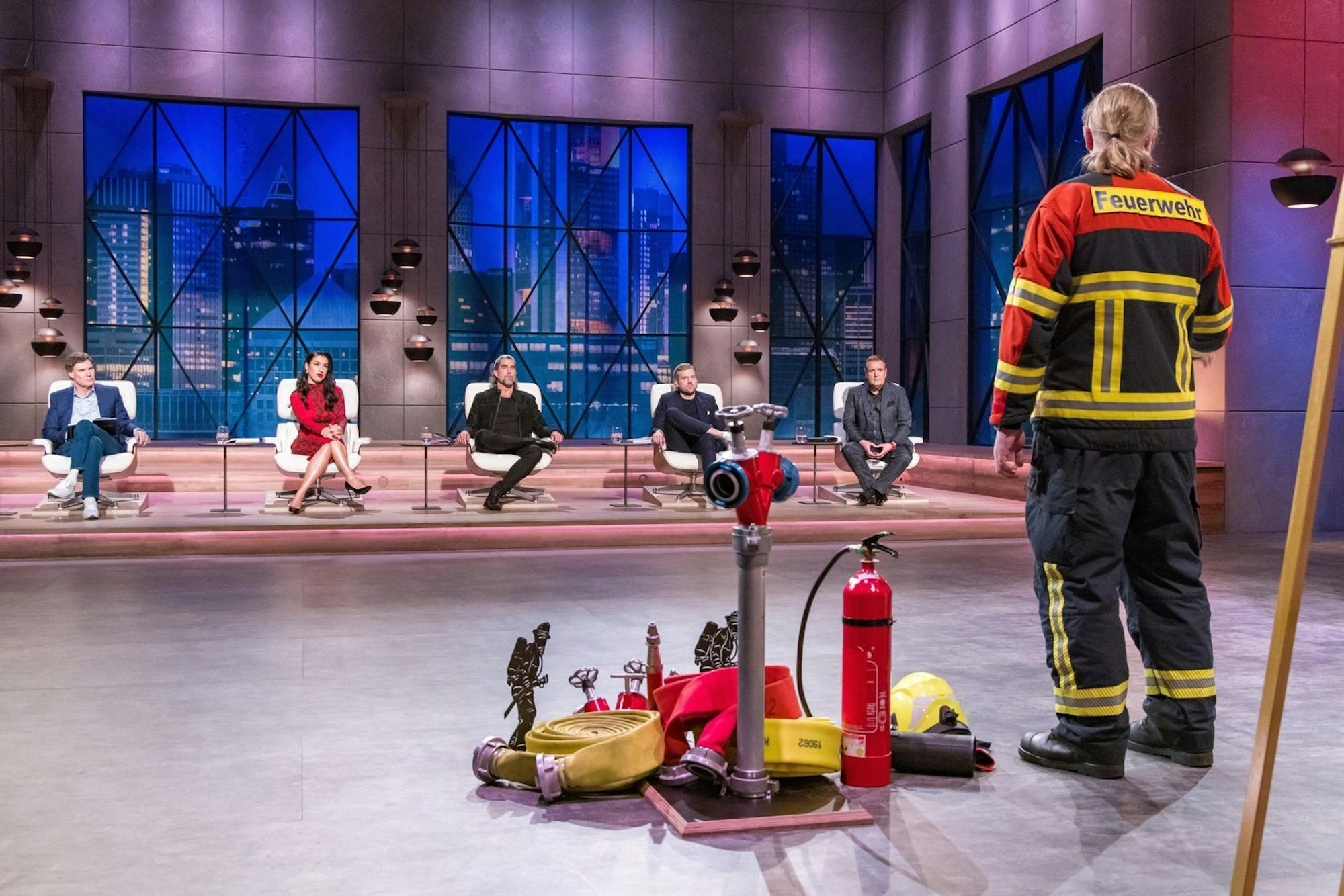 Leider fehlt den Löwen die Geschäftsidee hinter der sinnvollen Erfindung. (Bild: RTL / Bernd-Michael Maurer)